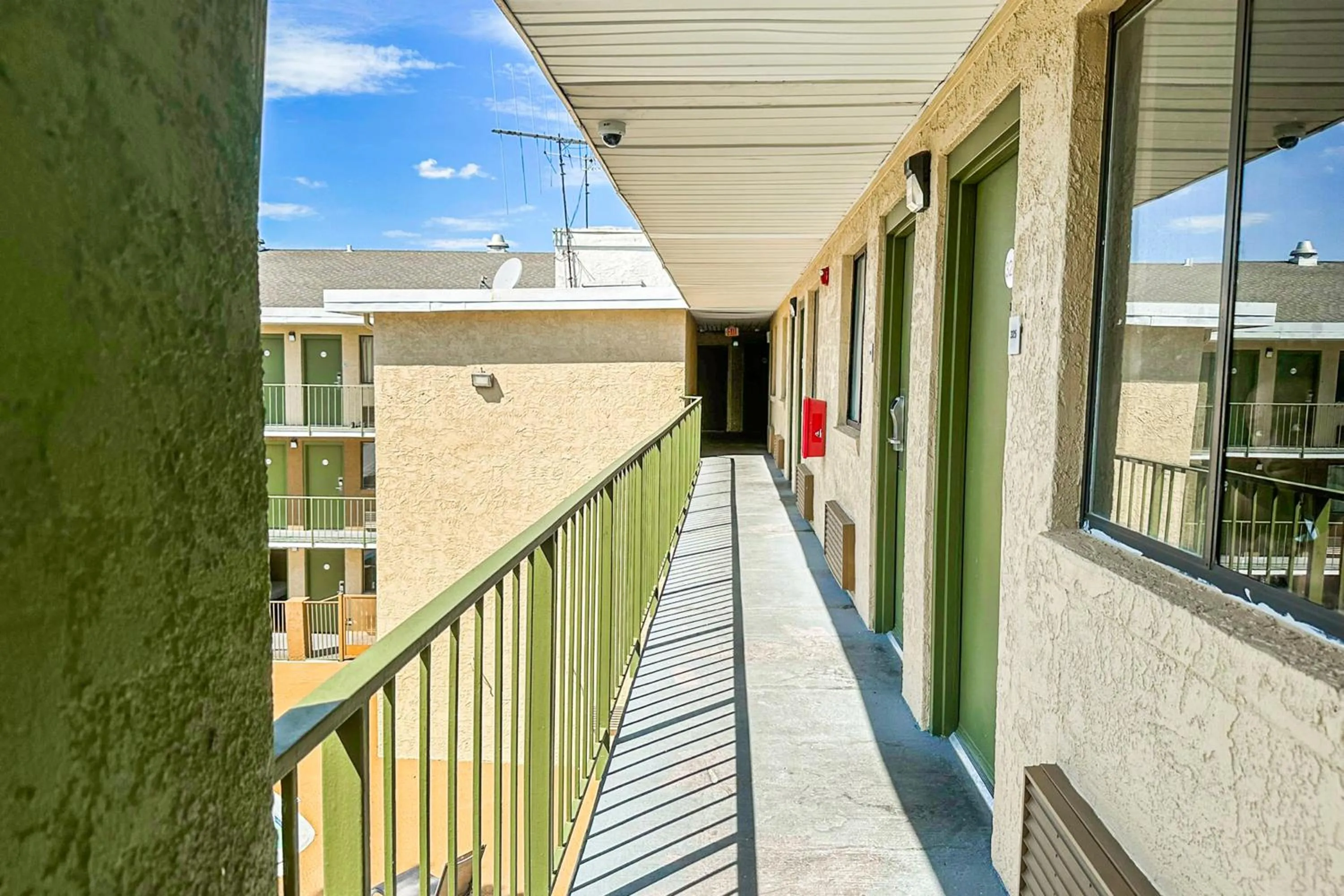 Balcony/Terrace in OYO Hotel Mobile, AL I-65 at Airport Blvd
