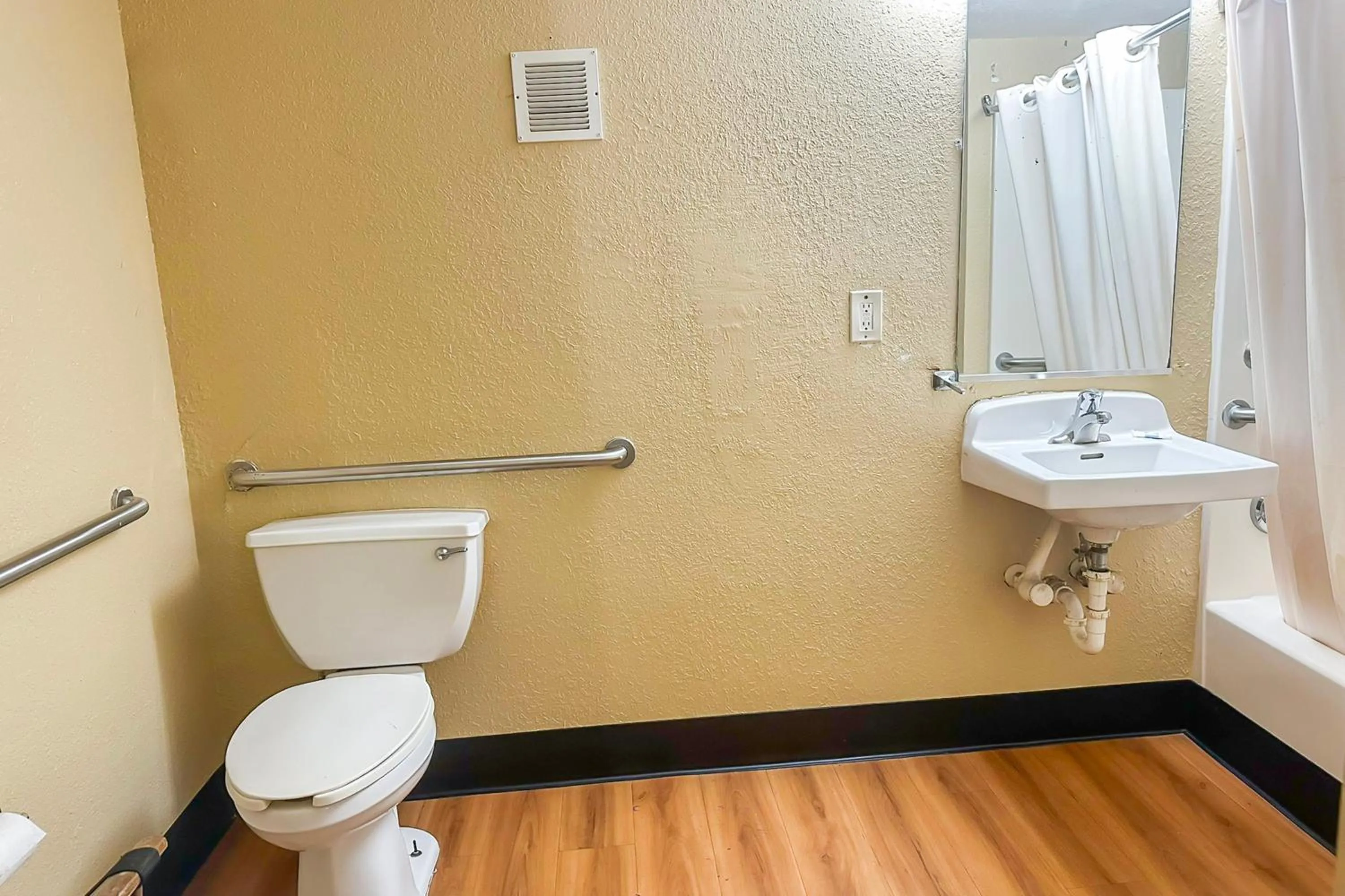 Bathroom in OYO Hotel Mobile, AL I-65 at Airport Blvd