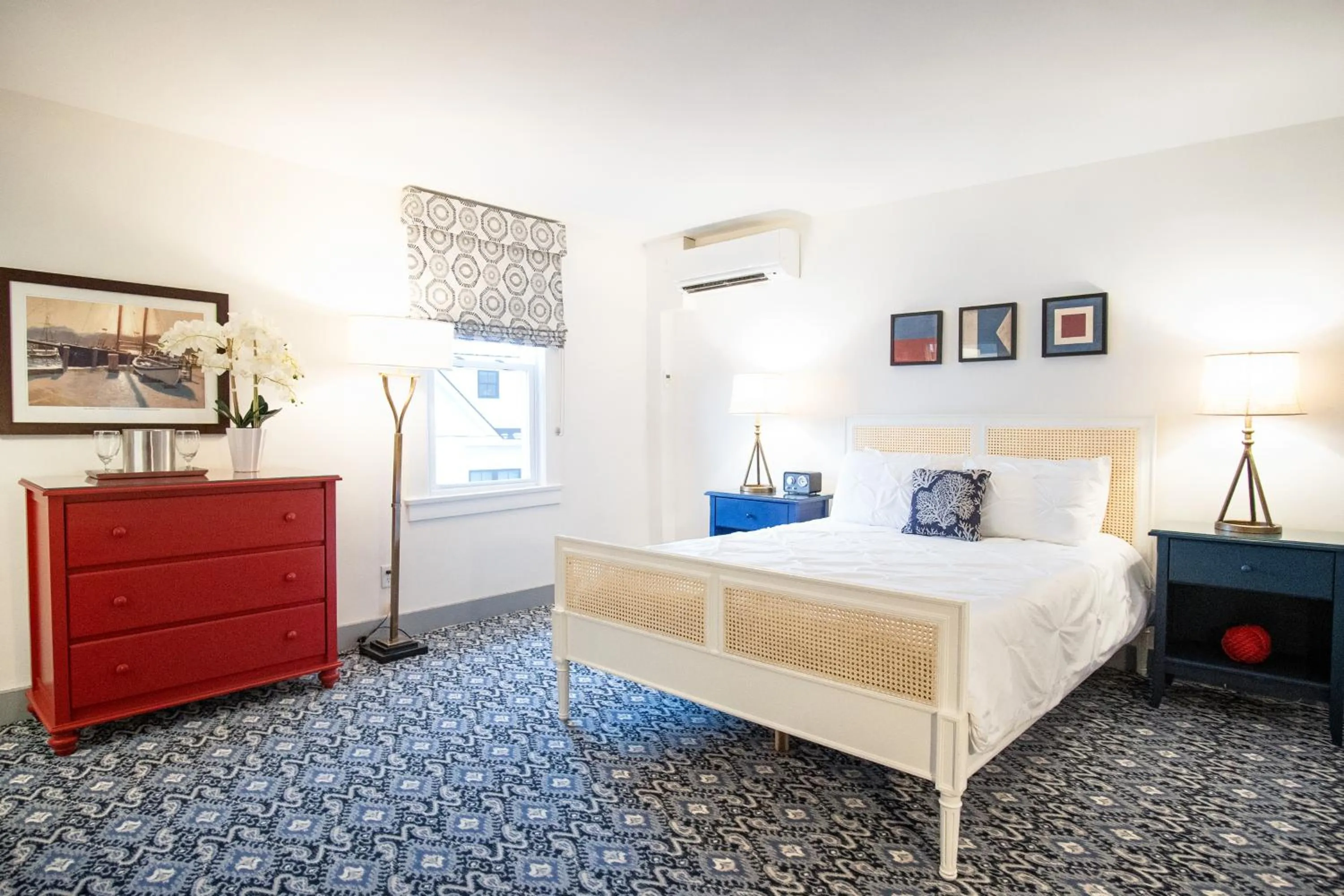 Bed in The Whaler's Inn