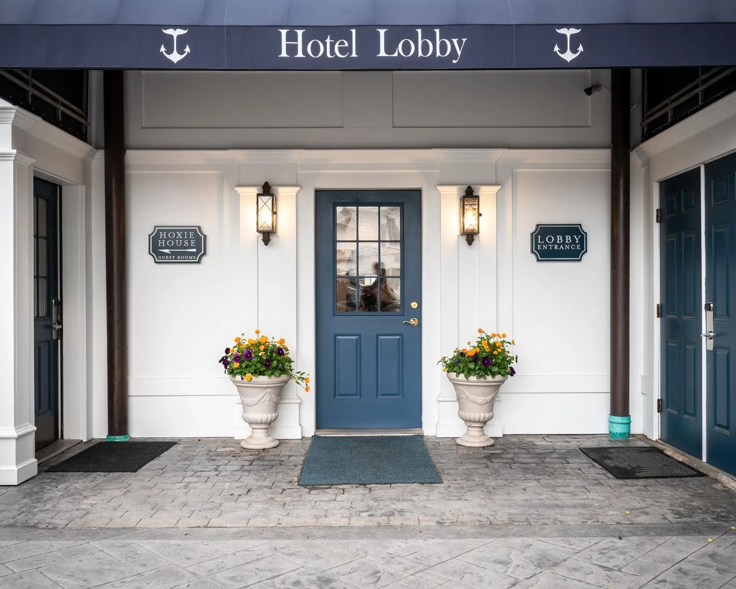 Facade/entrance in The Whaler's Inn