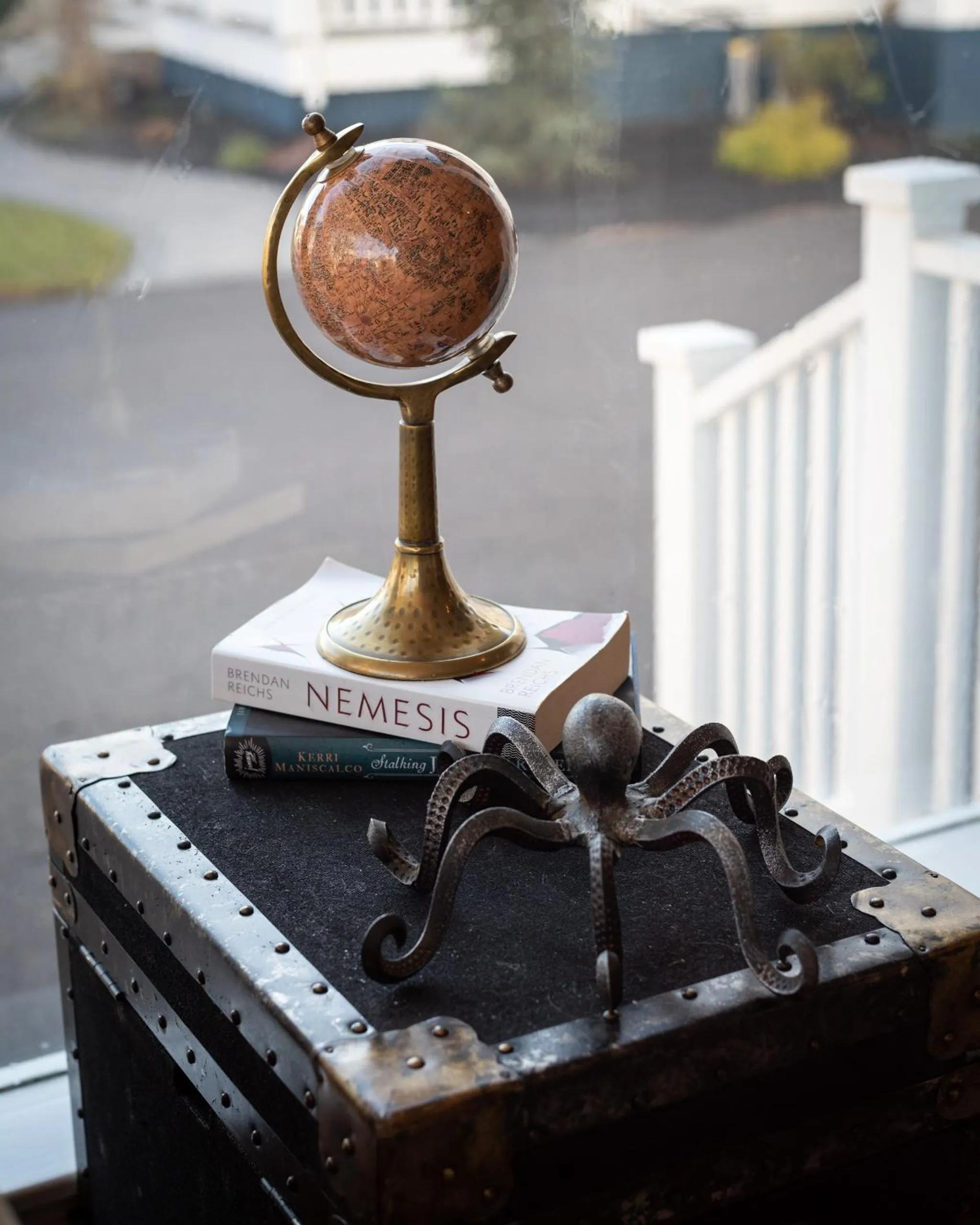 Library in The Whaler's Inn