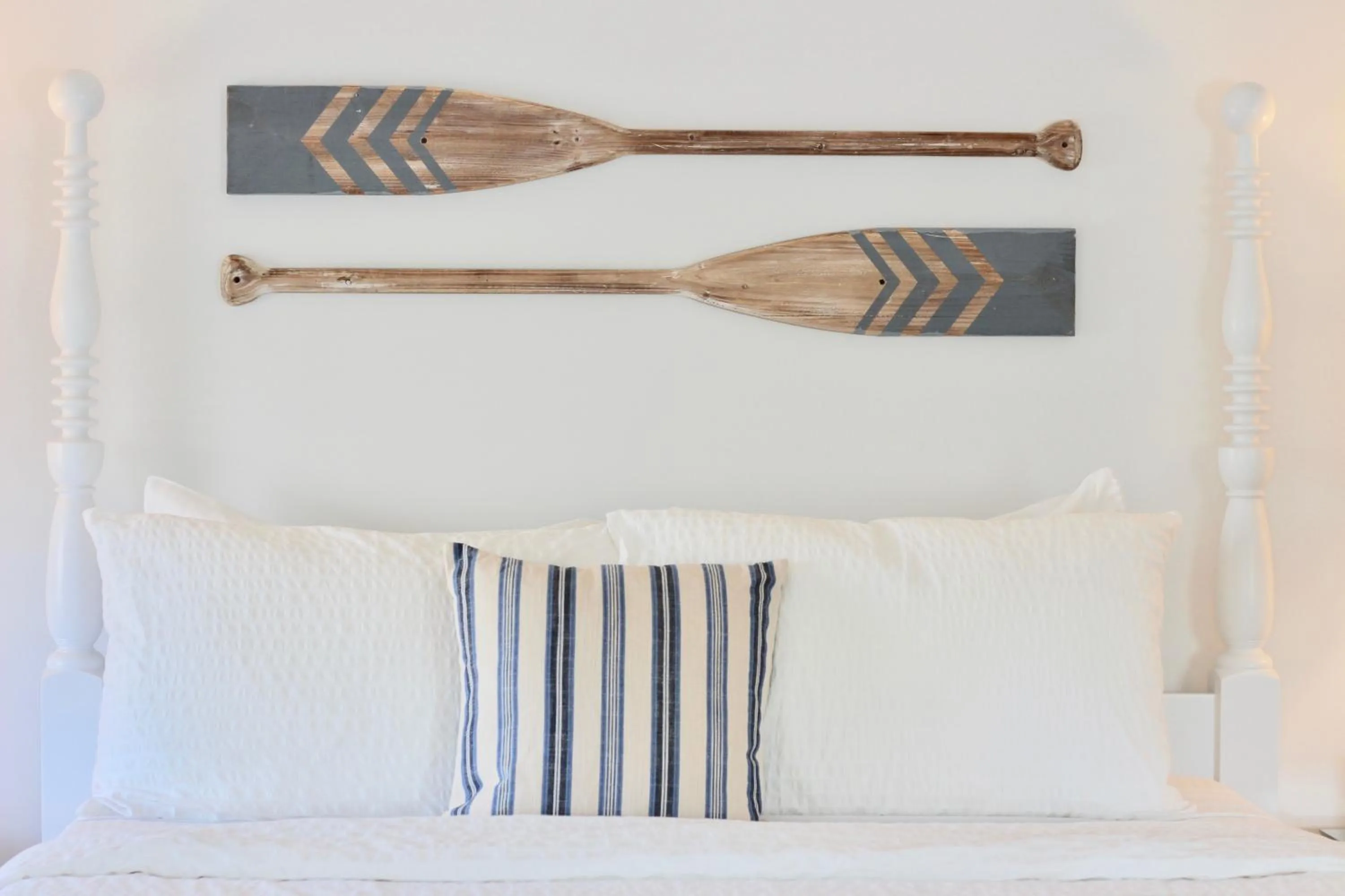 Decorative detail, Bed in The Whaler's Inn