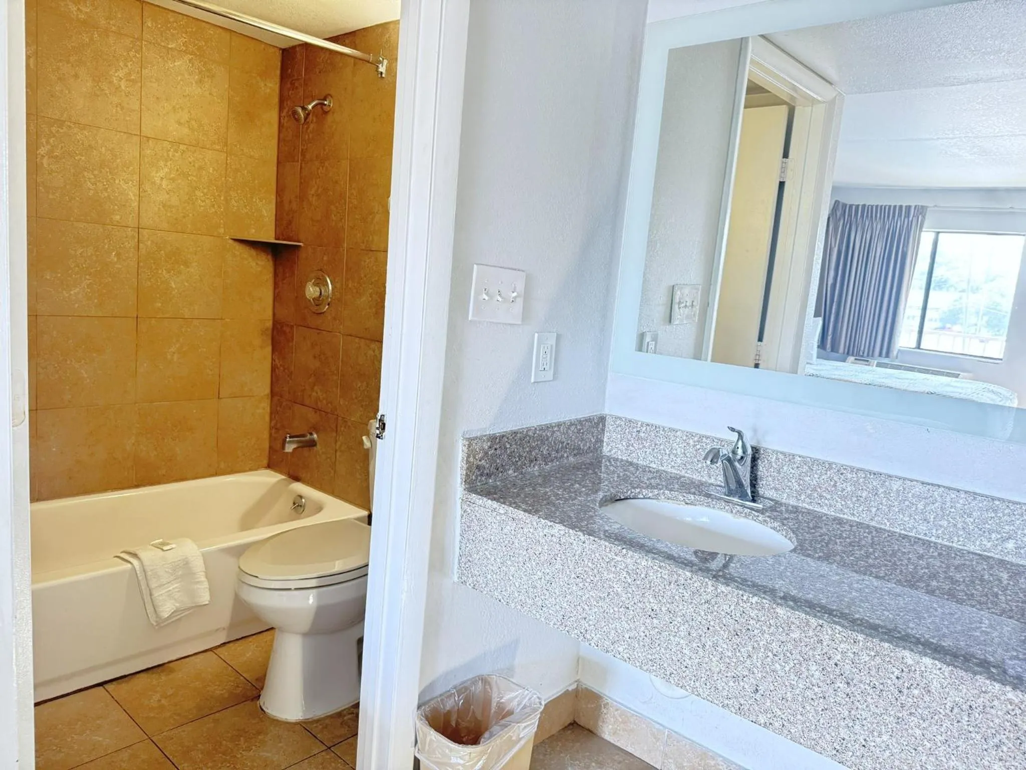 Bathroom in Masters Inn Tucker