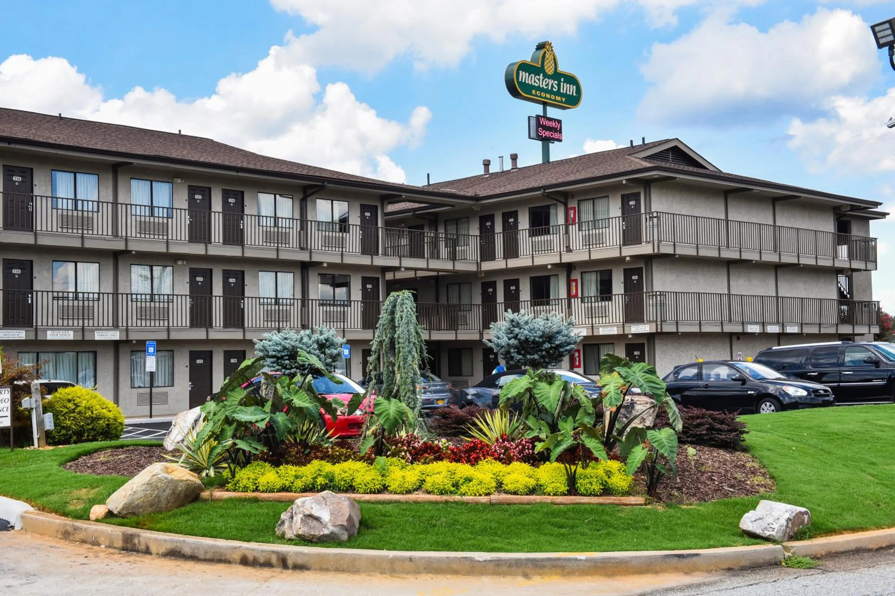 Property building in Masters Inn Tucker