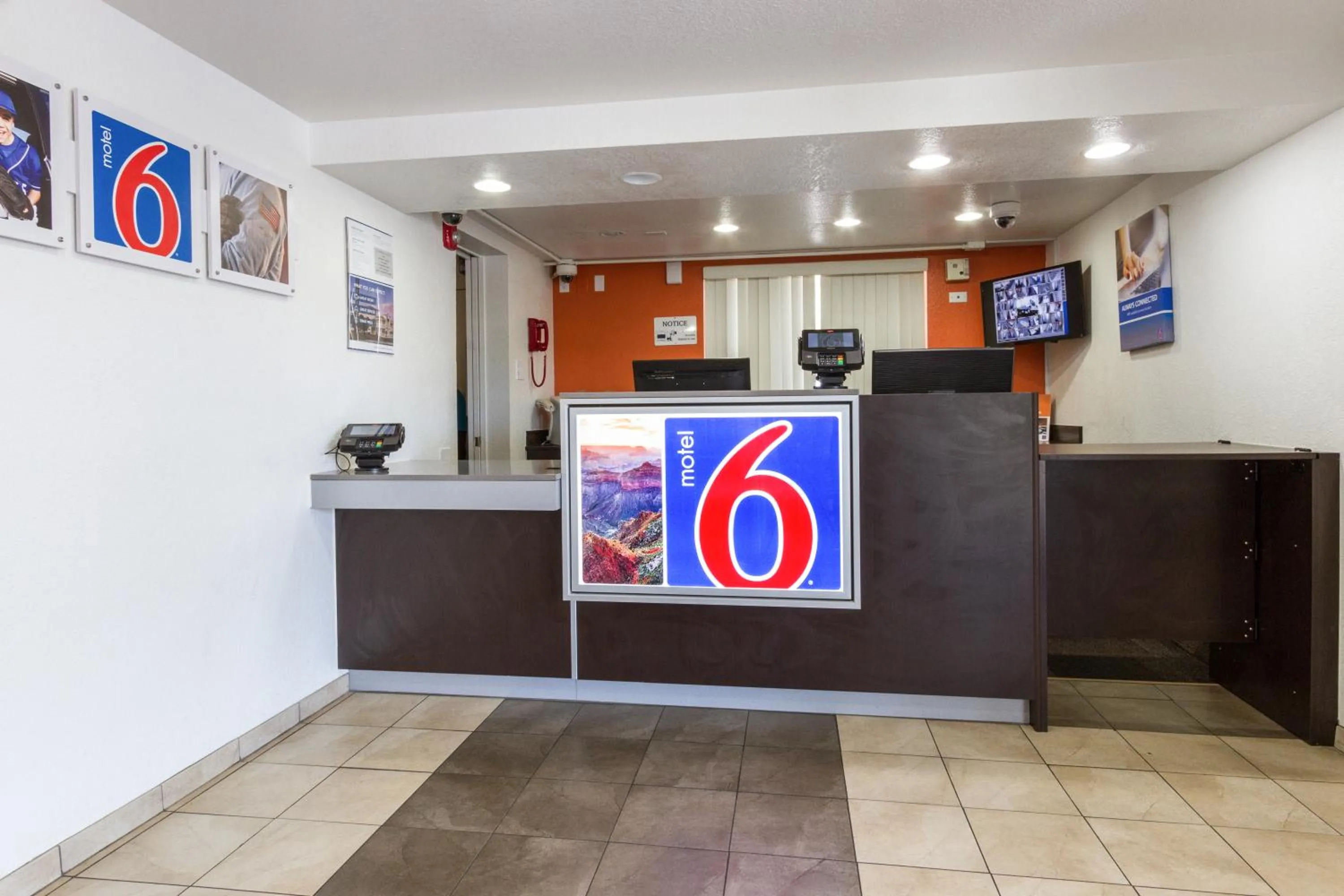 Lobby or reception in Motel 6 Tempe, AZ Phoenix Airport Priest Dr