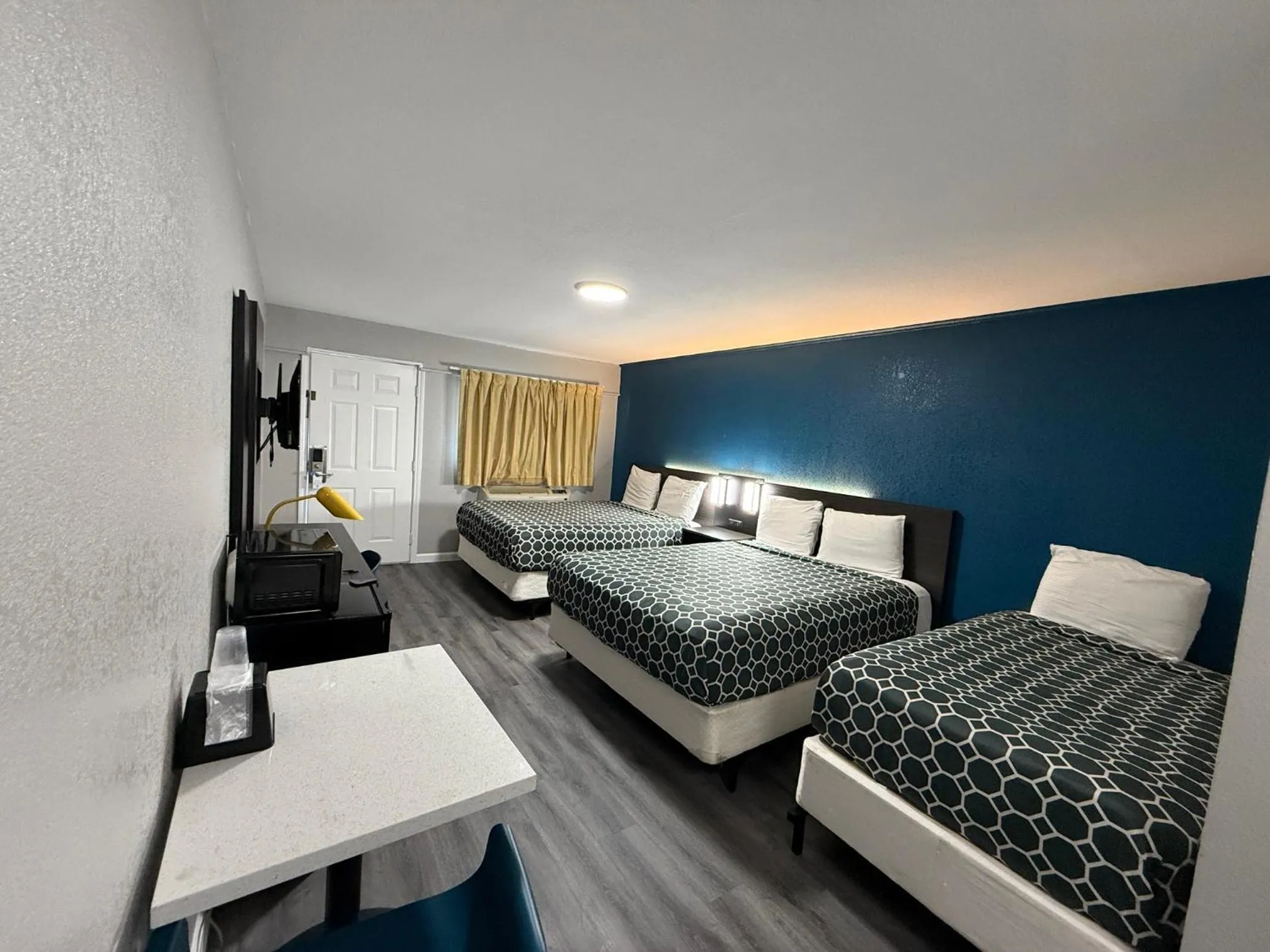 Bed in American Inn Port O'Connor