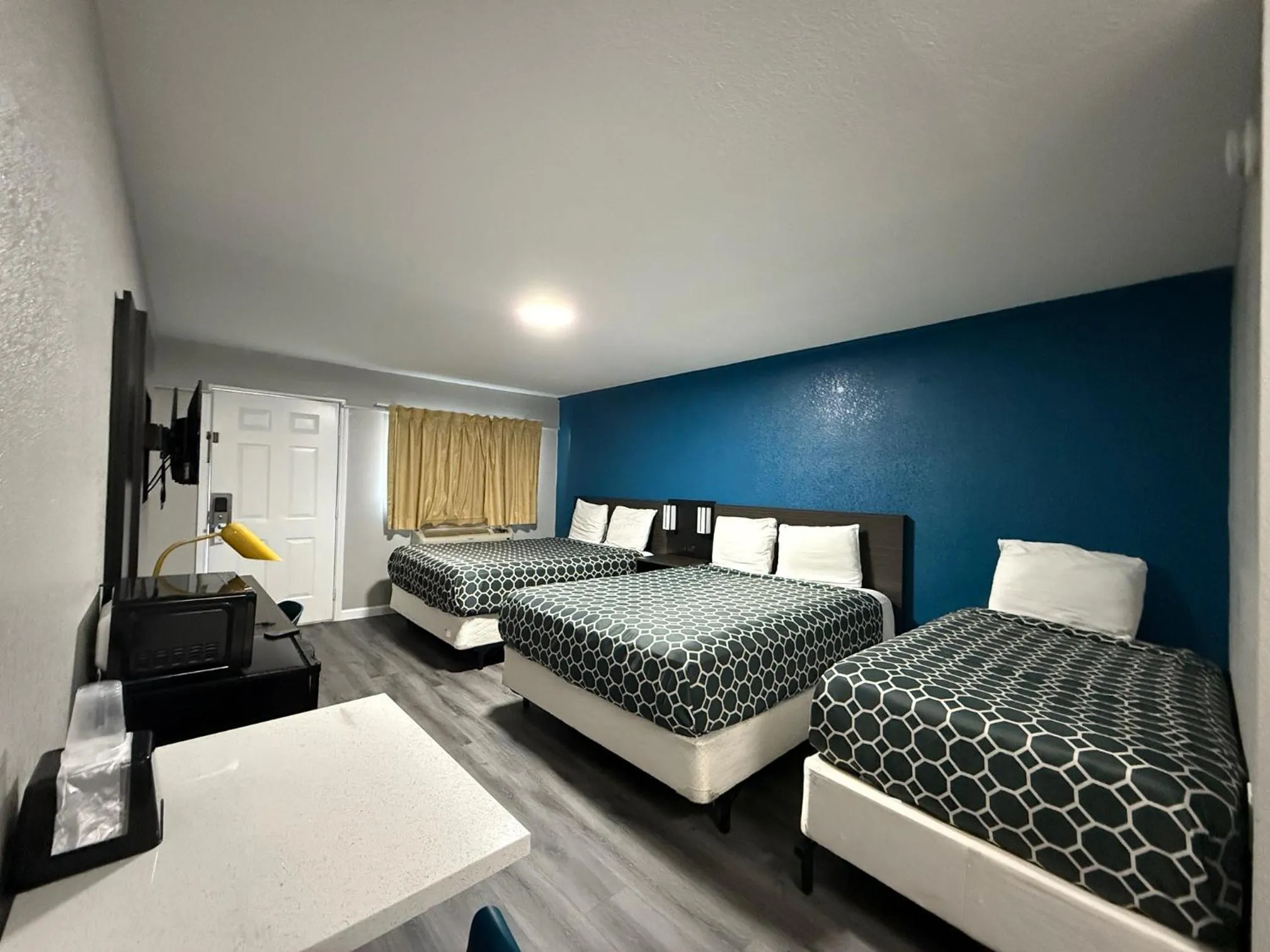 Bed in American Inn Port O'Connor