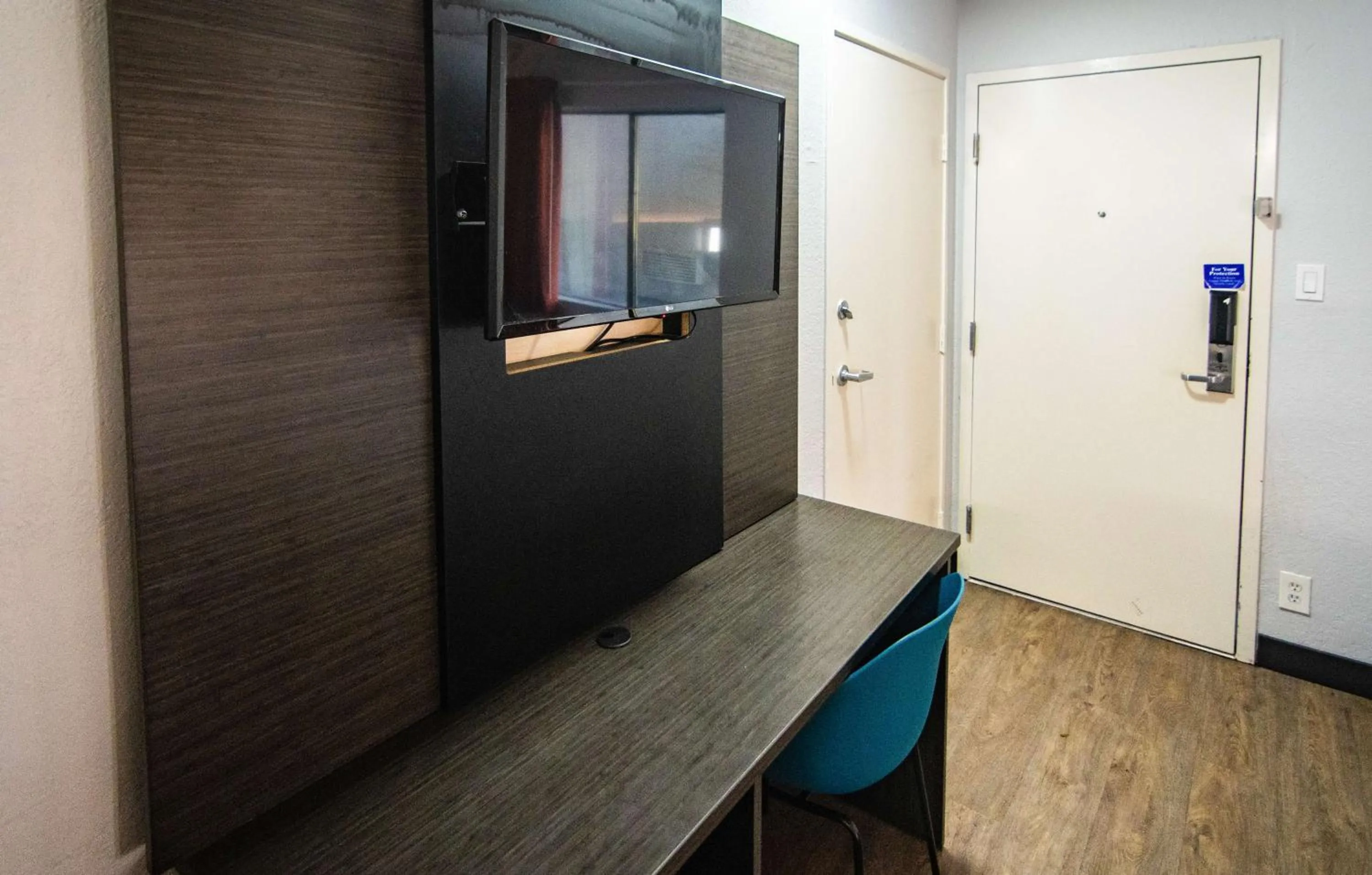 Bedroom in Motel 6-Ft. Pierce, FL