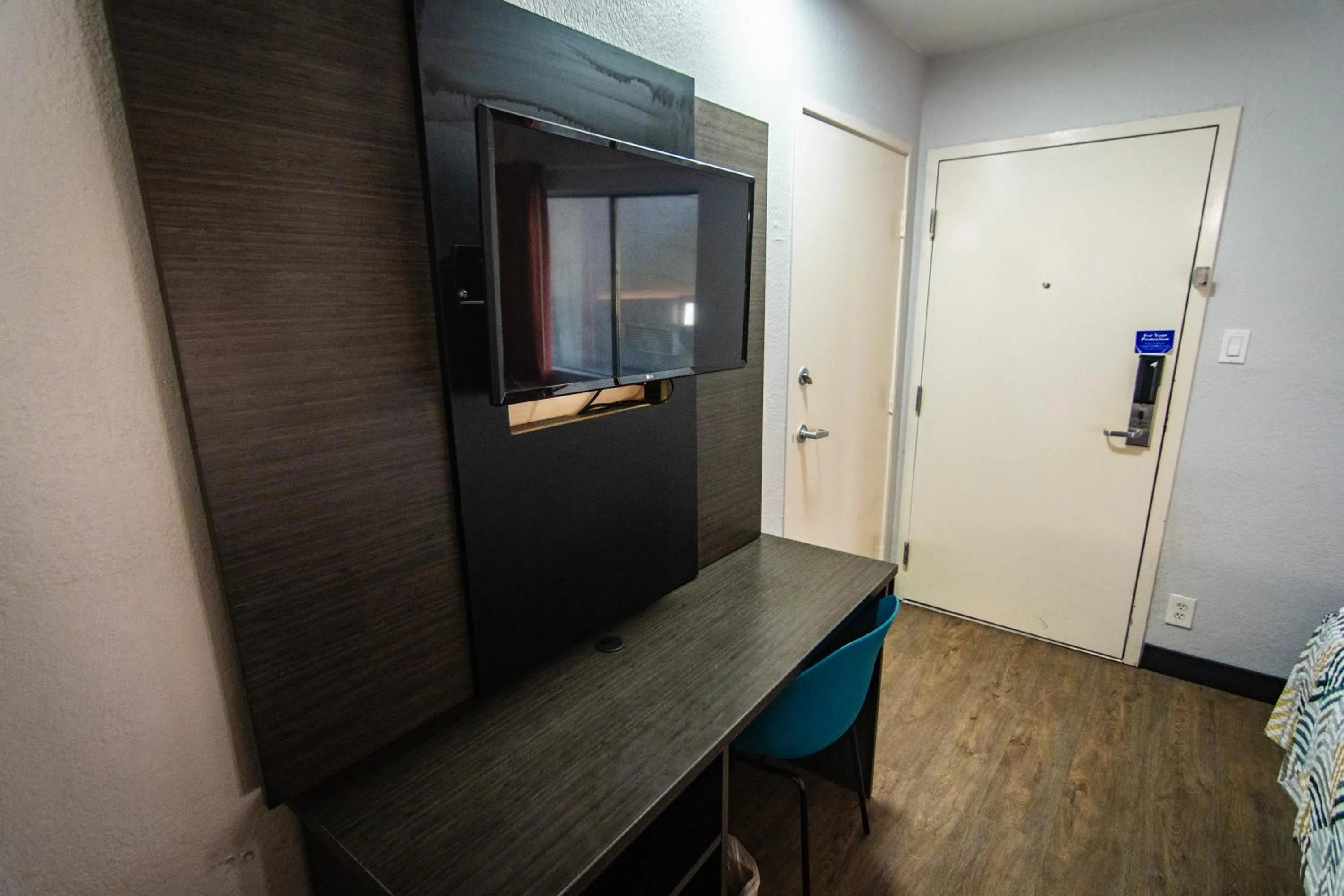 Bedroom in Motel 6-Ft. Pierce, FL