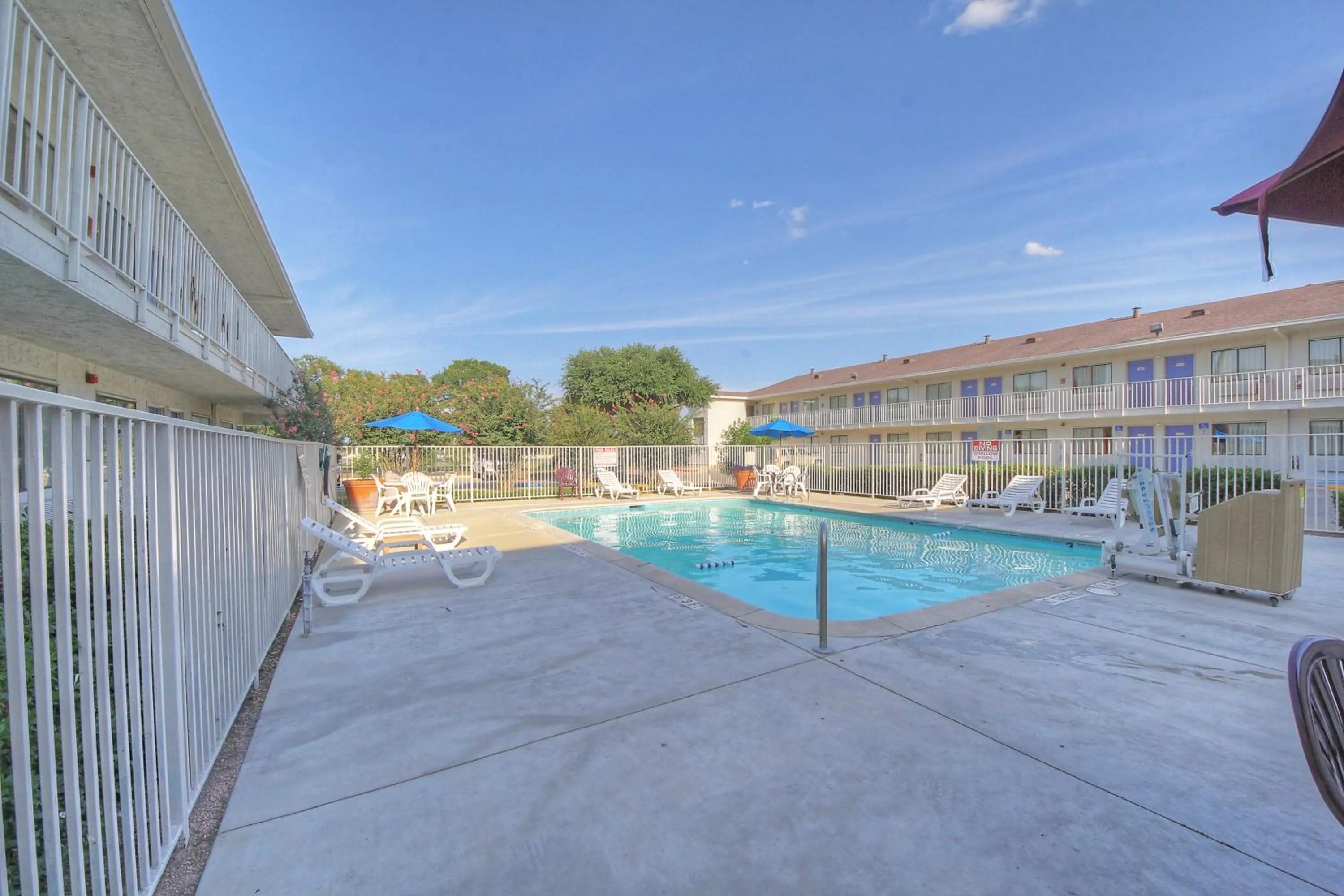 Swimming pool in Motel 6 San Antonio, Tx Six Flags Fiesta TX - La Cantera Area