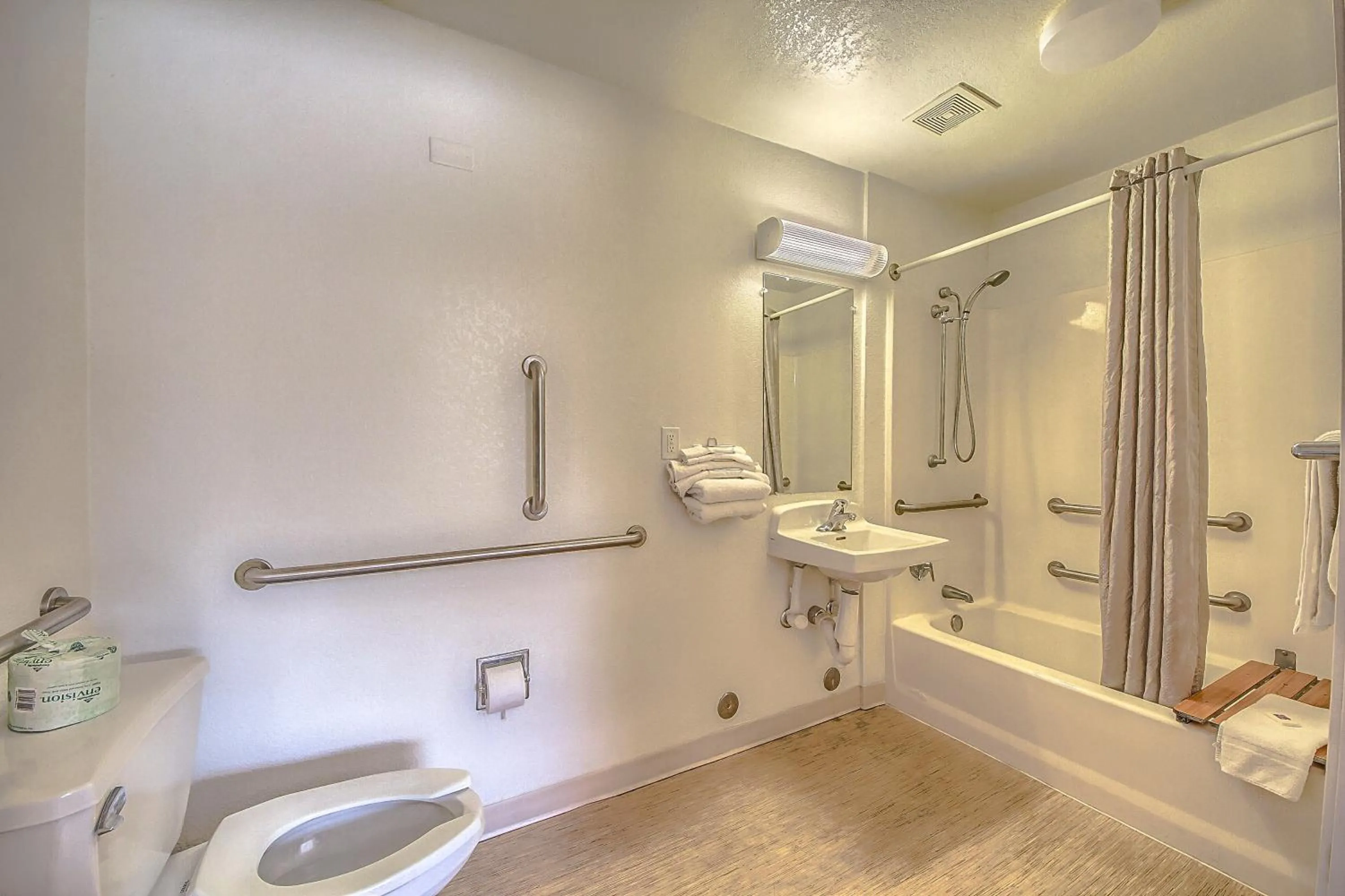 Bathroom in Motel 6 San Antonio, Tx Six Flags Fiesta TX - La Cantera Area