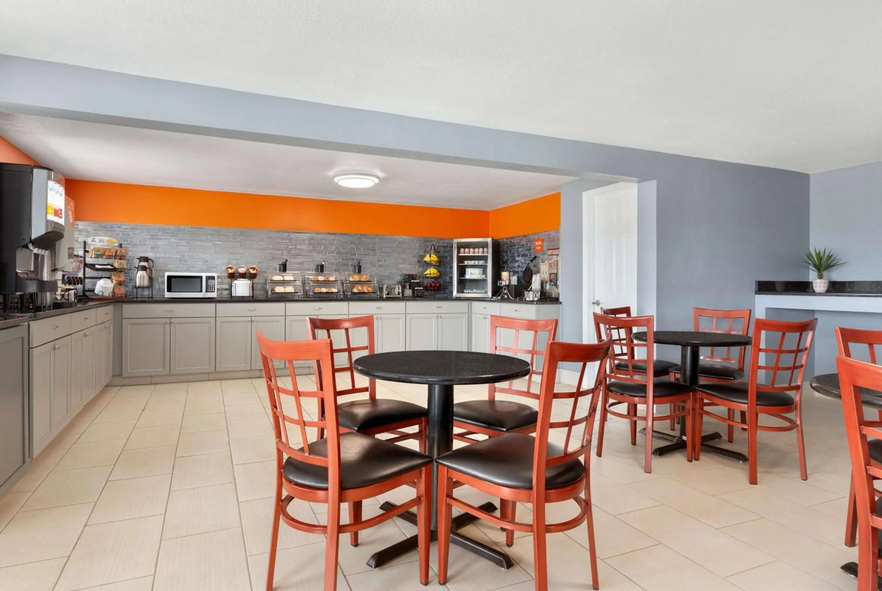 Property building in Howard Johnson by Wyndham Harrisonburg