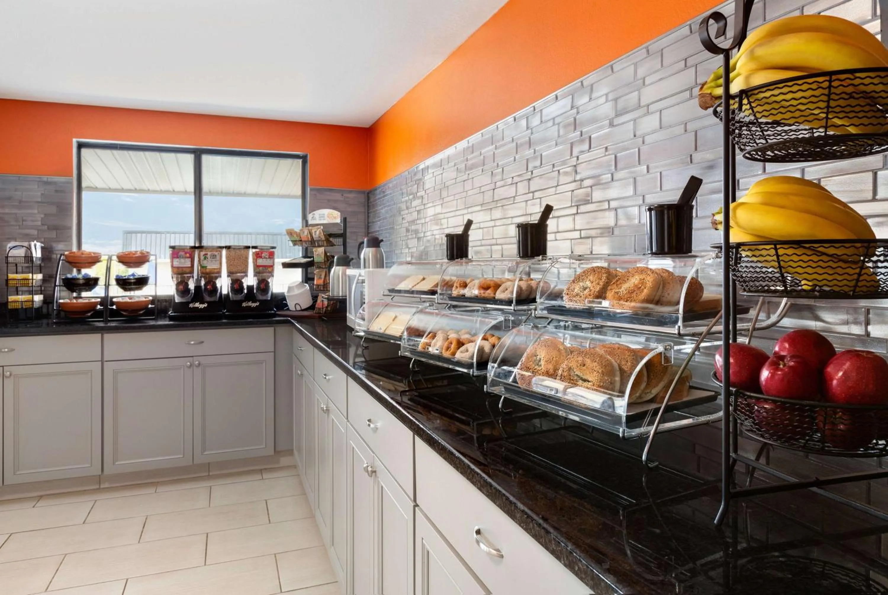 Property building in Howard Johnson by Wyndham Harrisonburg