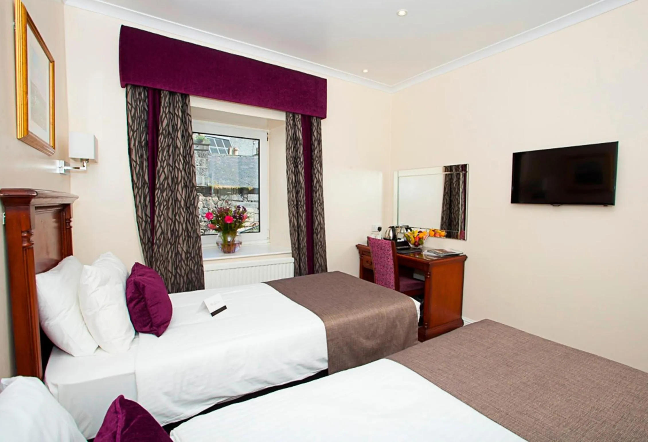 Bed in Aberdeen Douglas Hotel