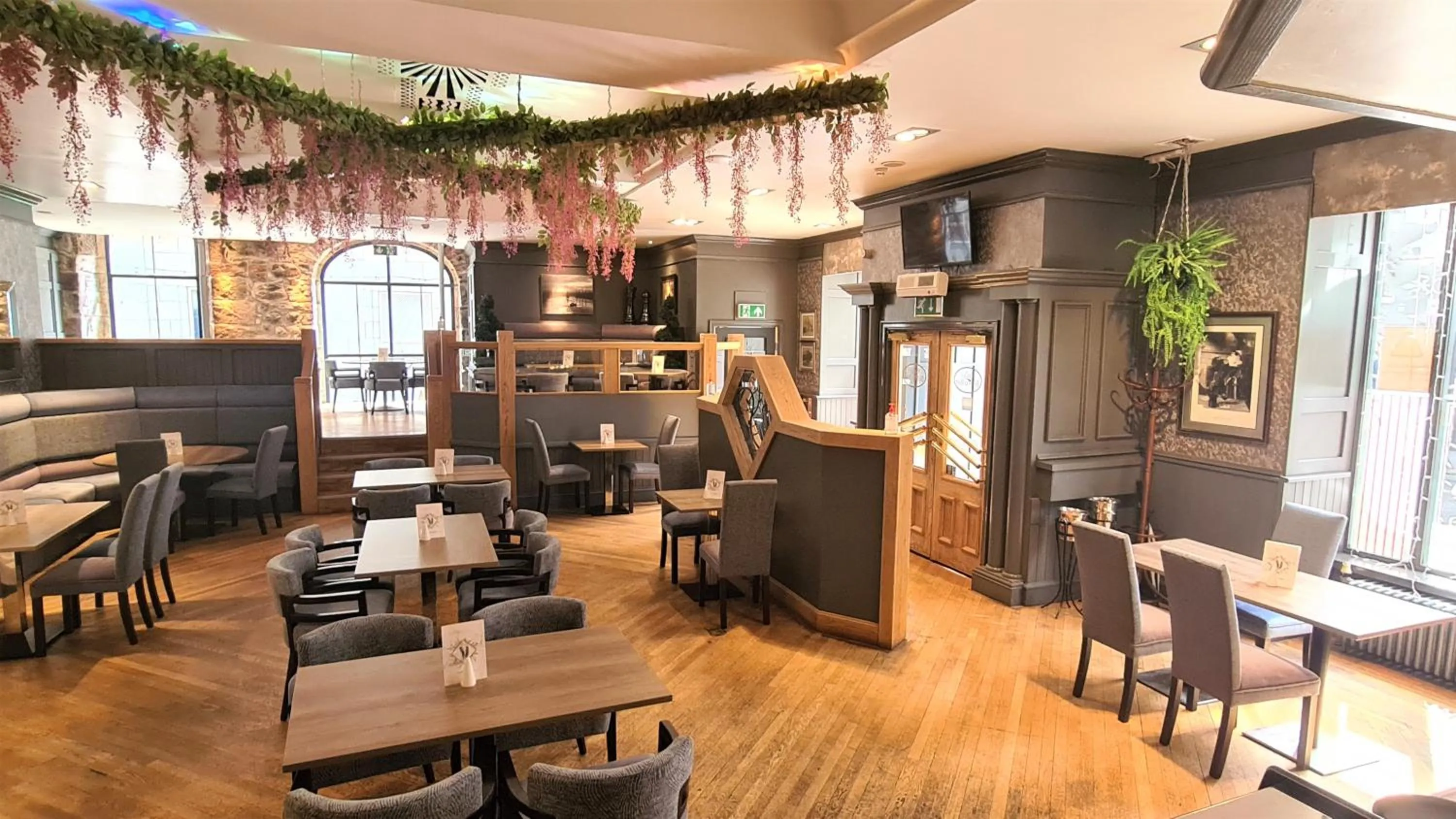 Restaurant/places to eat in Aberdeen Douglas Hotel