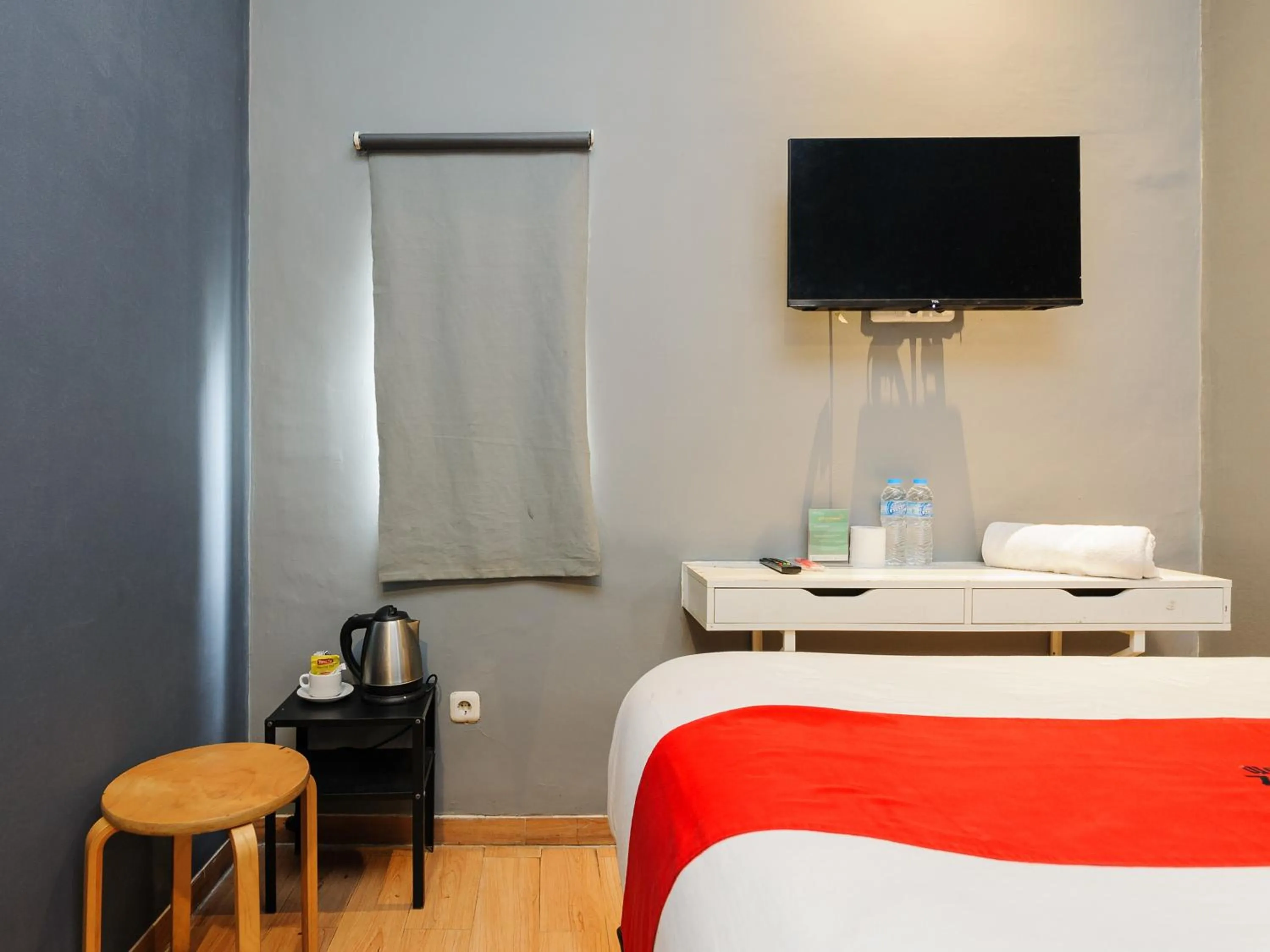 Bedroom, Bed in RedDoorz Plus @ Danau Sunter Utara