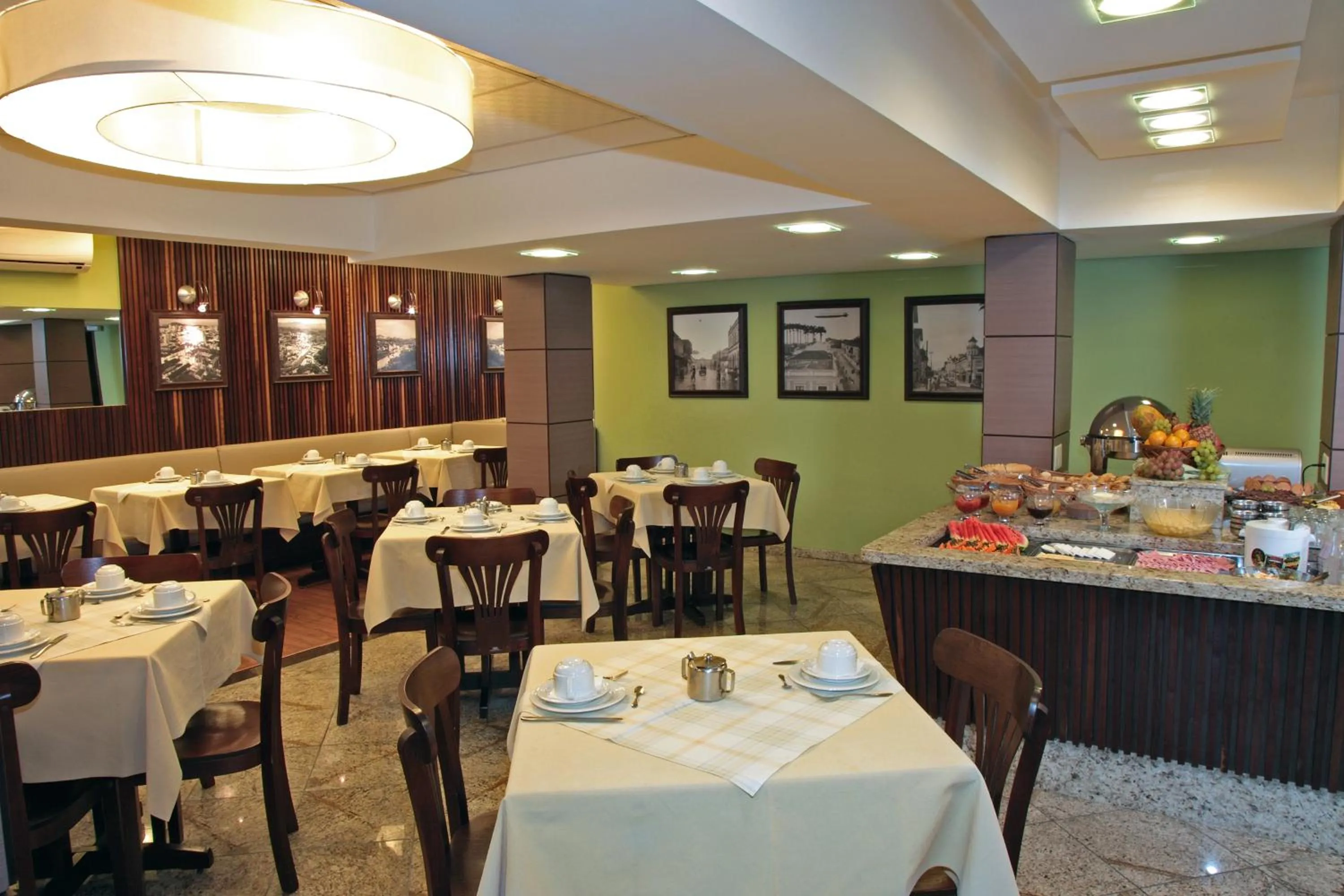 Buffet breakfast in Príncipe Hotel