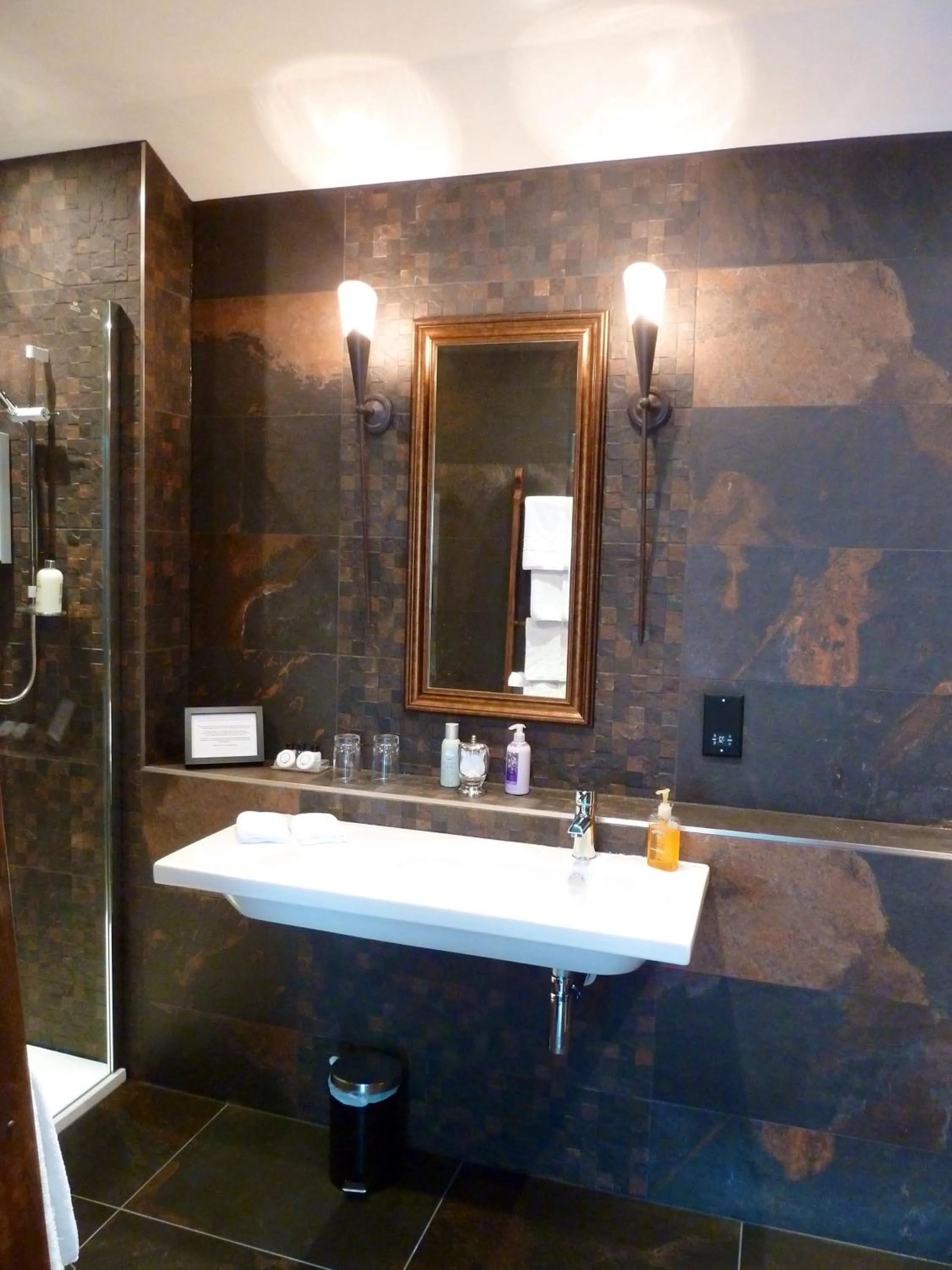 Bathroom in No 5 Pilmour