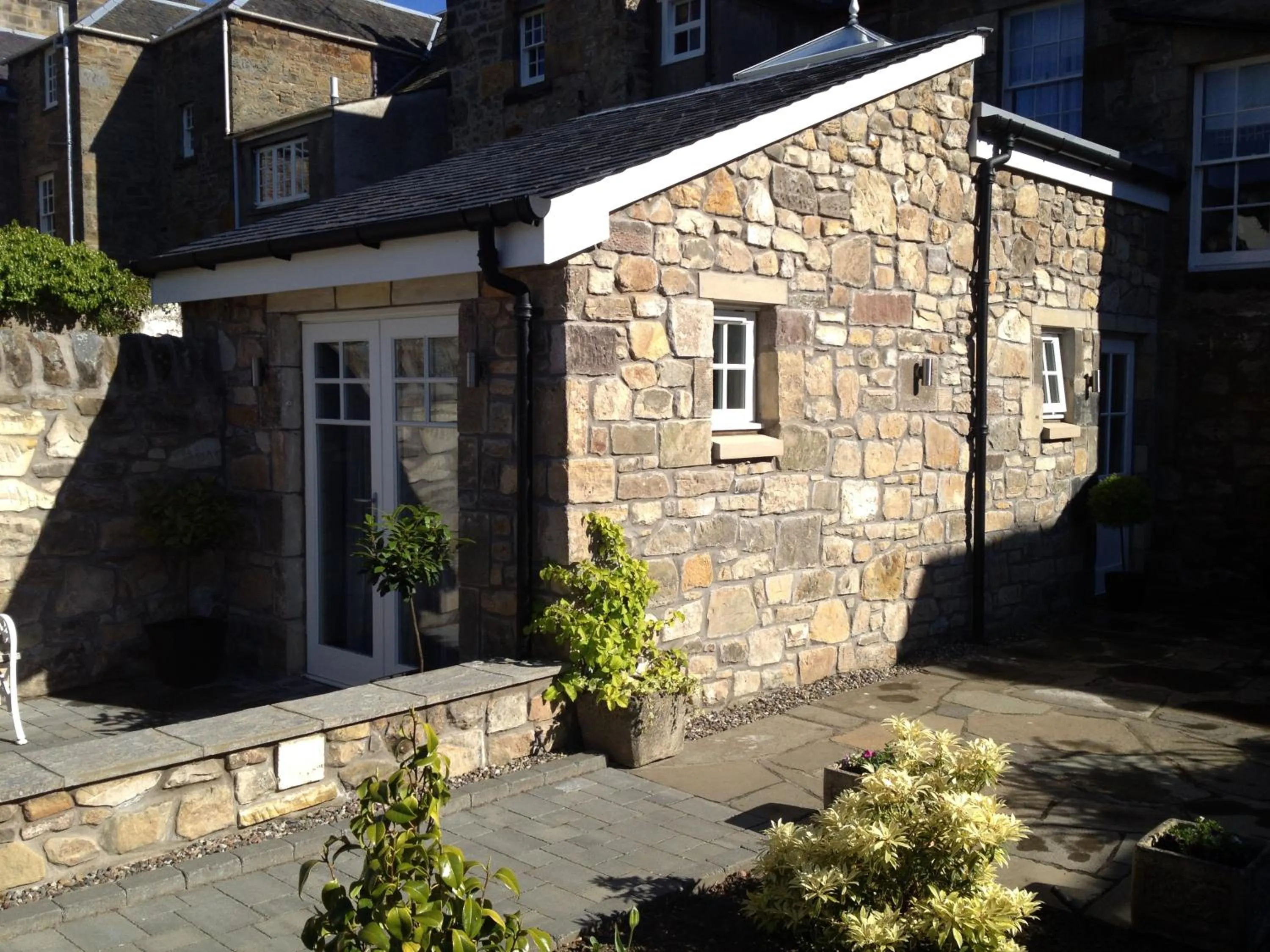 Property building in No 5 Pilmour