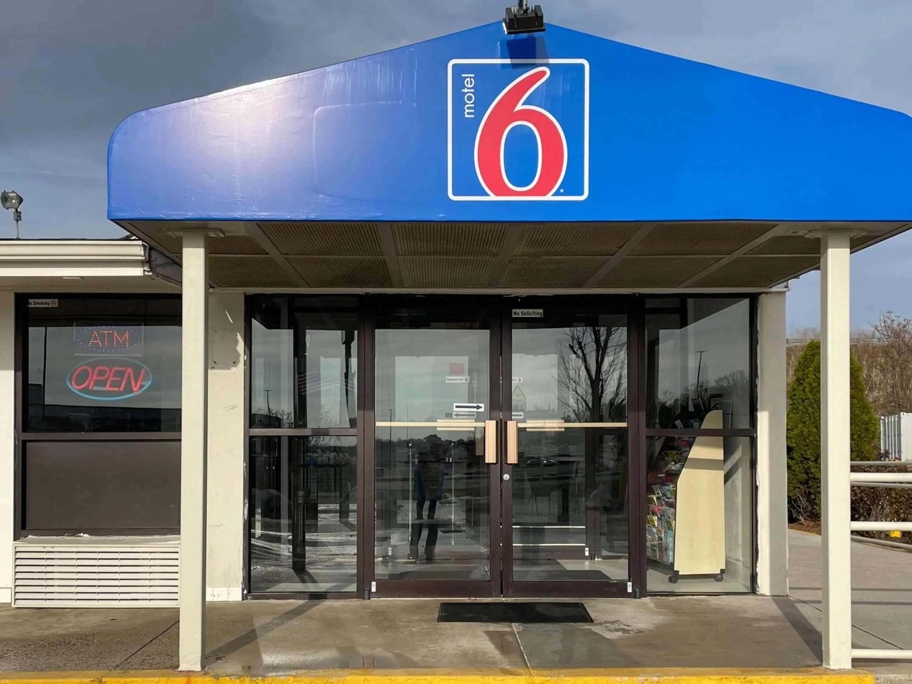 Property building in Motel 6 Hagerstown MD