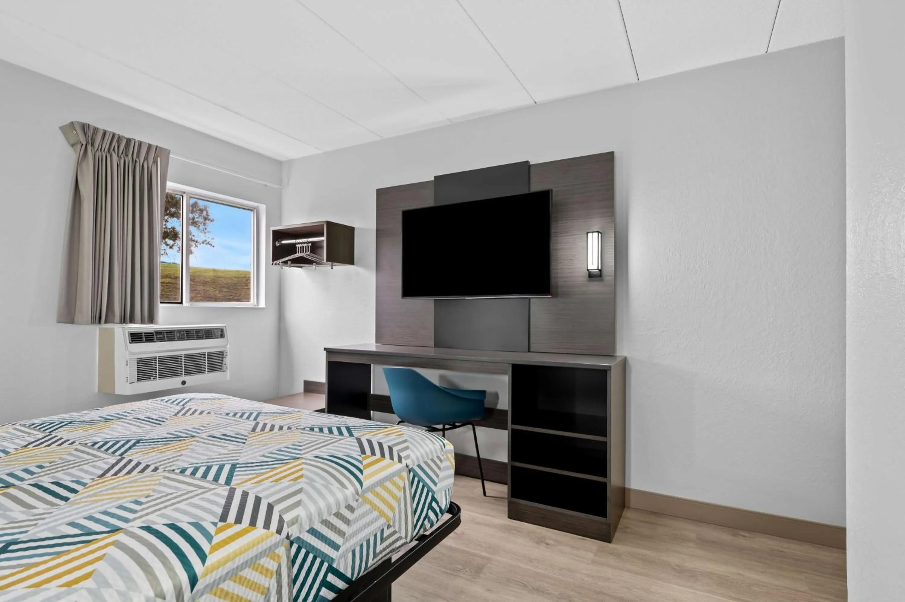 Bedroom, Bed in Motel 6-Portland, ME