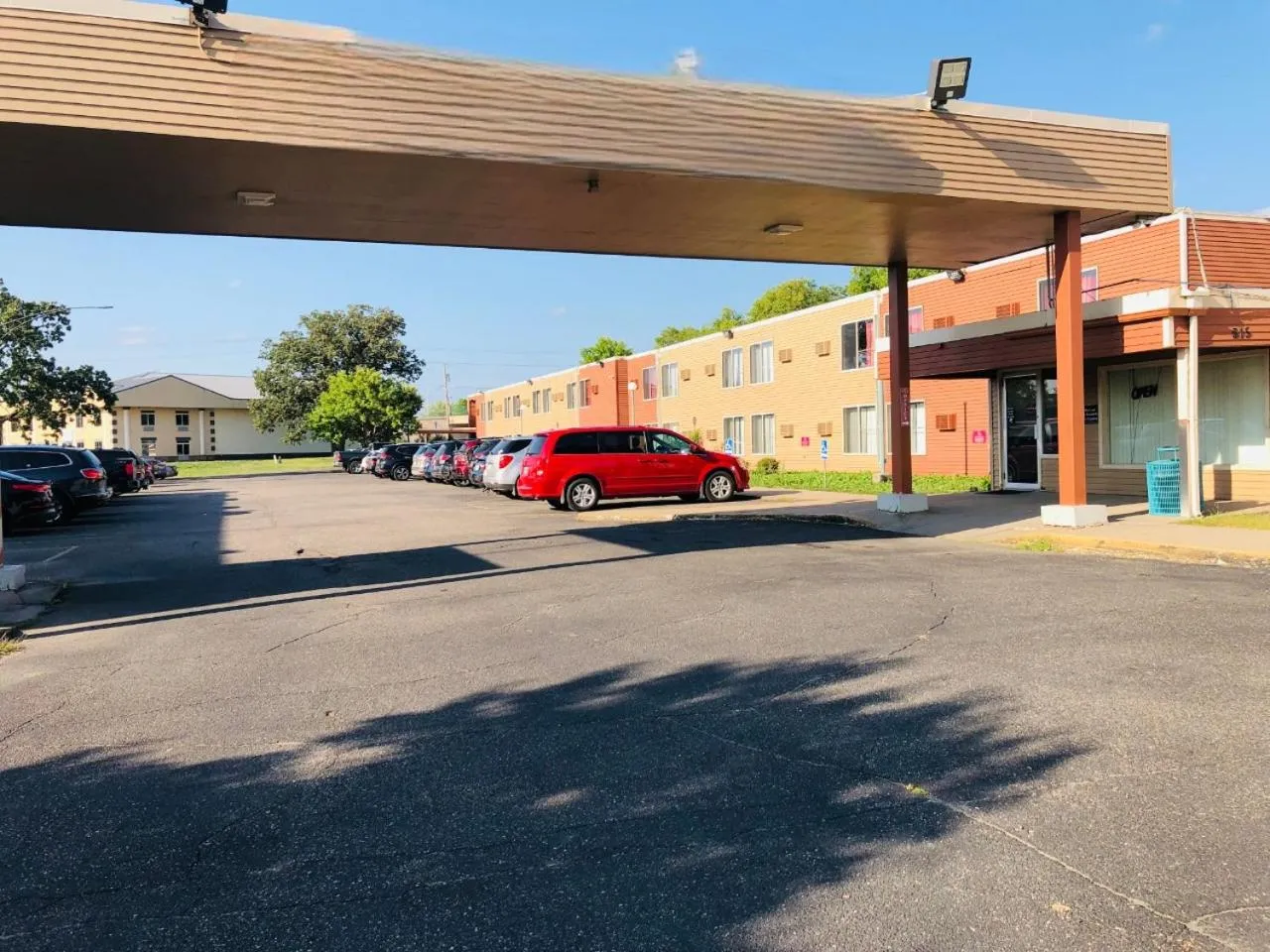 Property building in Econo Lodge Waite Park - St Cloud