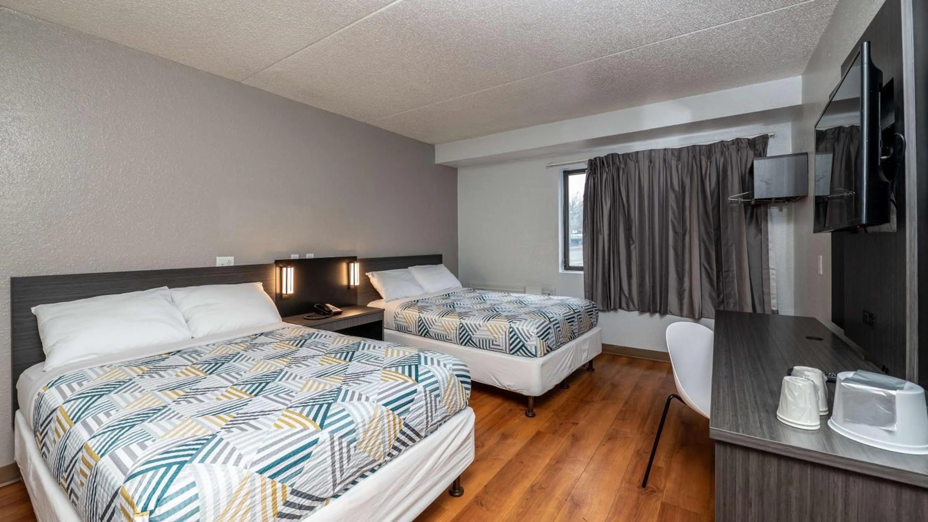 Bedroom, Bed in Motel 6-Branford, CT - New Haven