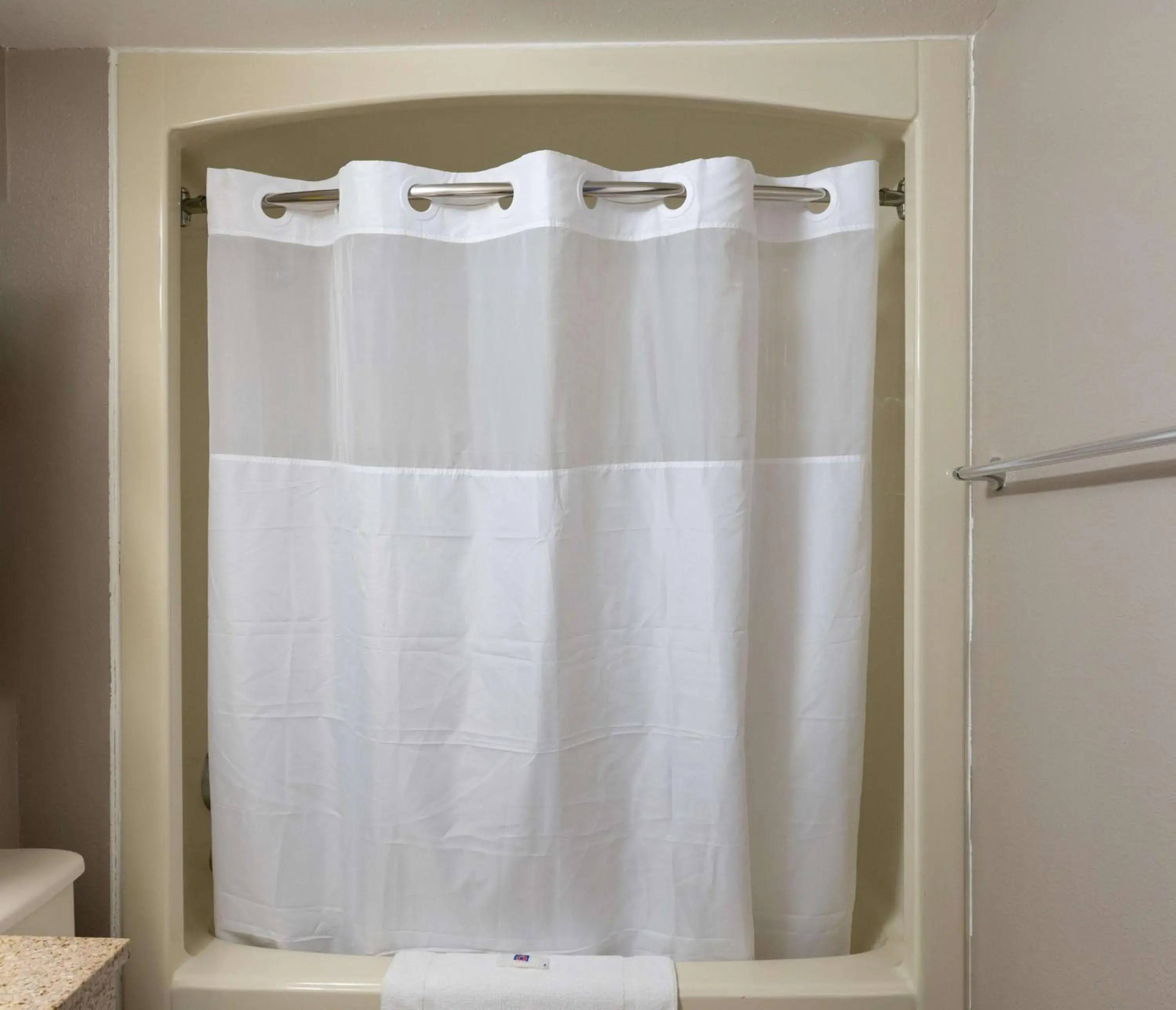 Queen Room in Motel 6-Branford, CT - New Haven Queen Room in Motel 6-Branford, CT - New Haven