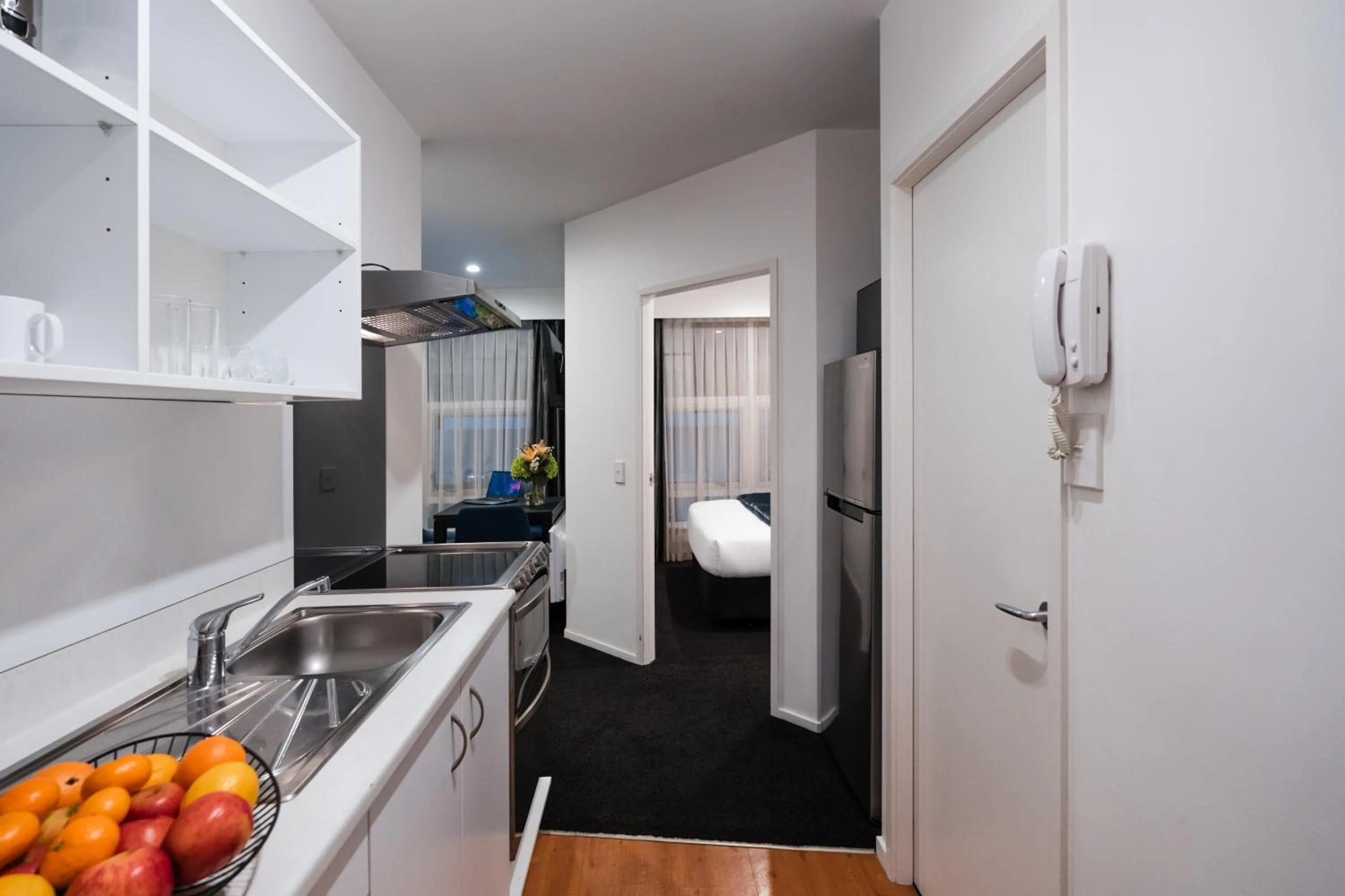 Kitchen or kitchenette in Gilmer Apartment Hotel