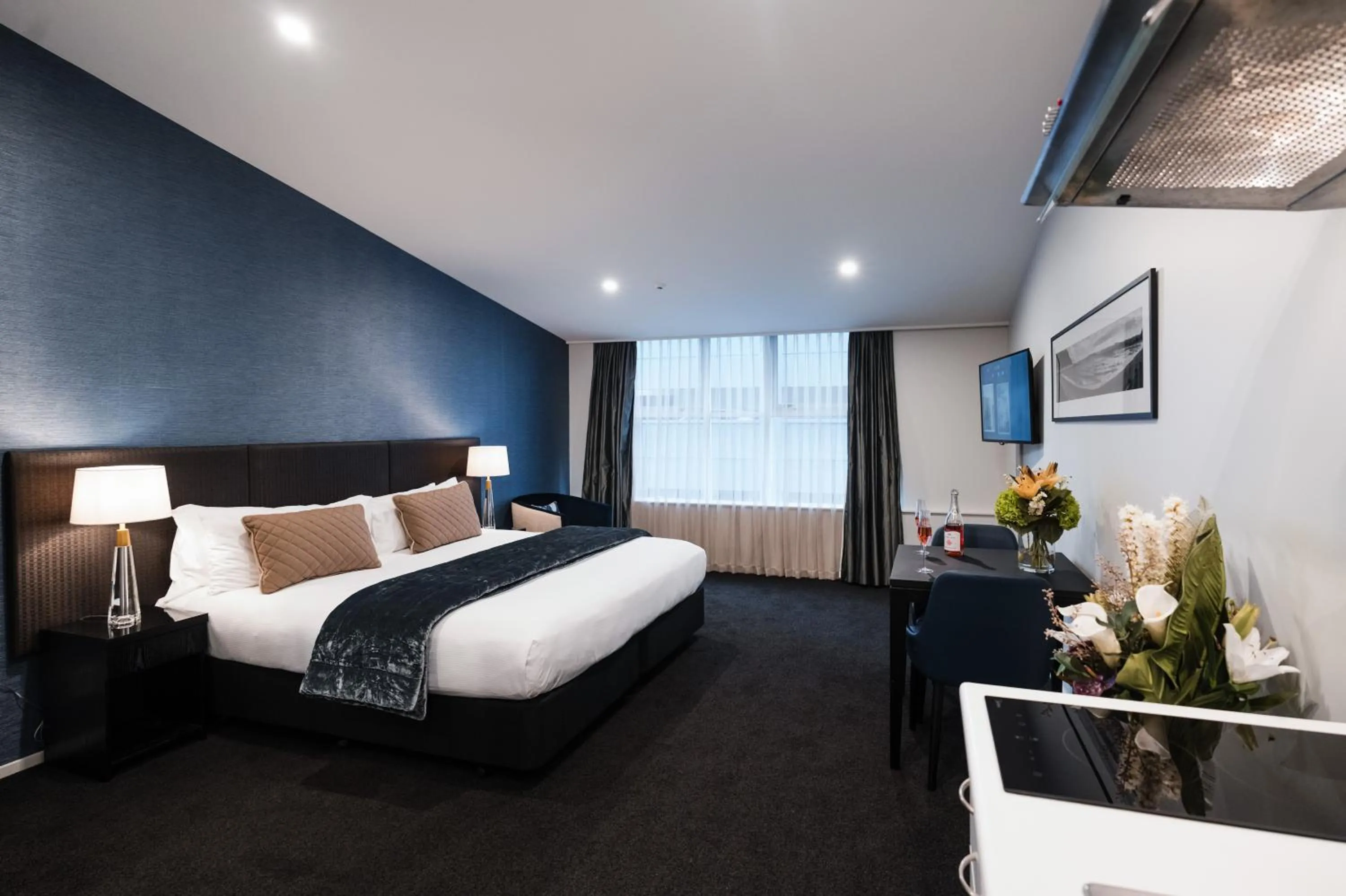 Bed in Gilmer Apartment Hotel