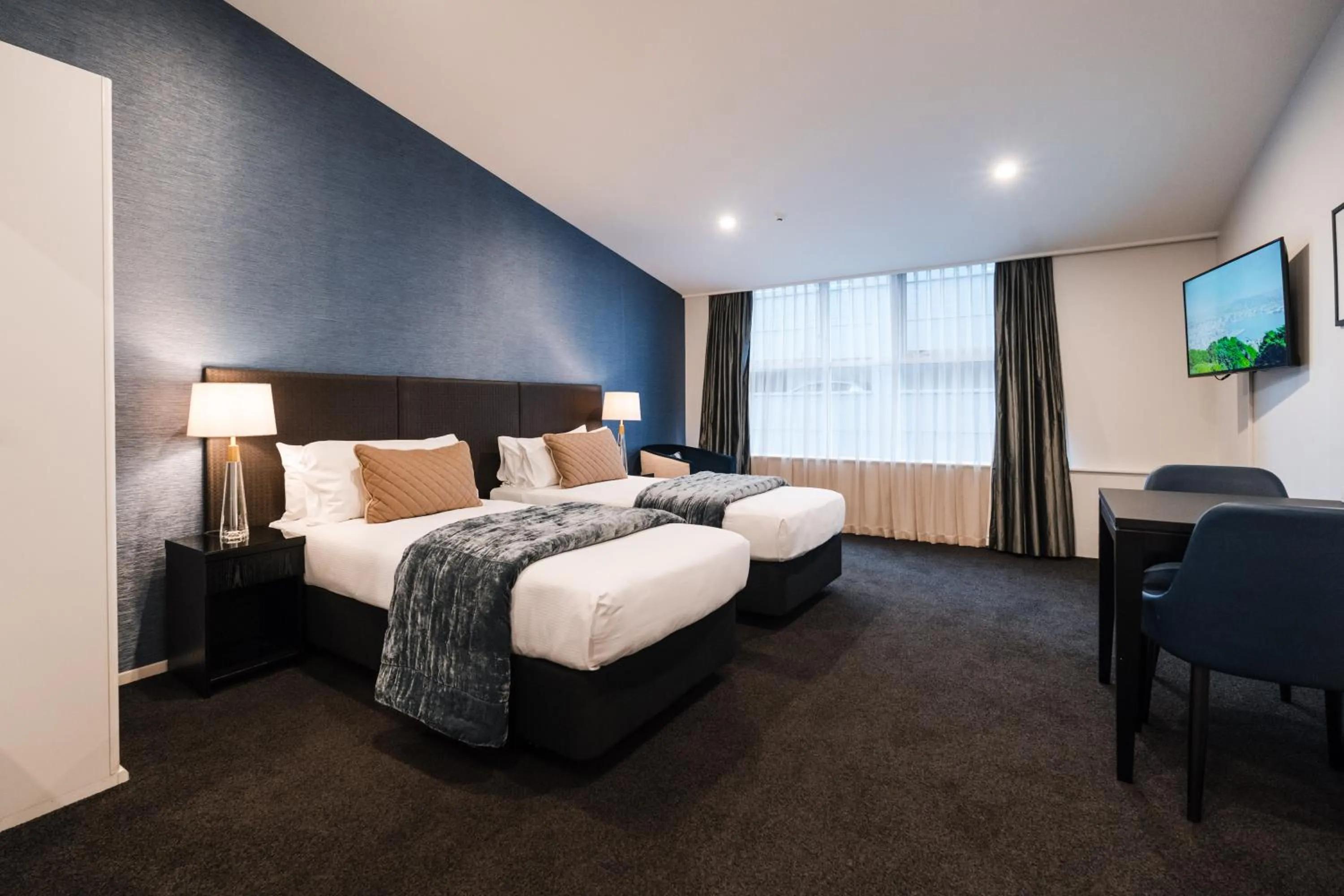 TV and multimedia, Bed in Gilmer Apartment Hotel