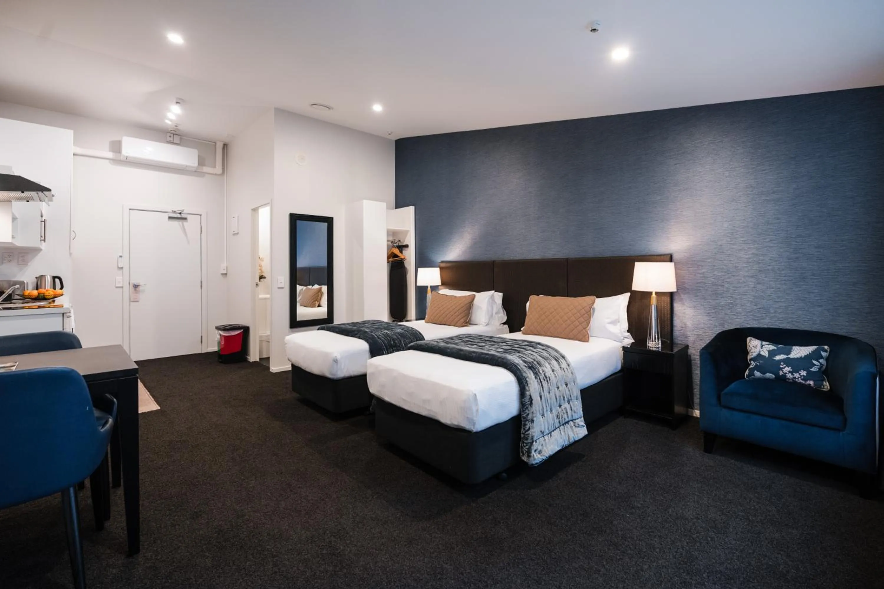 Bed in Gilmer Apartment Hotel