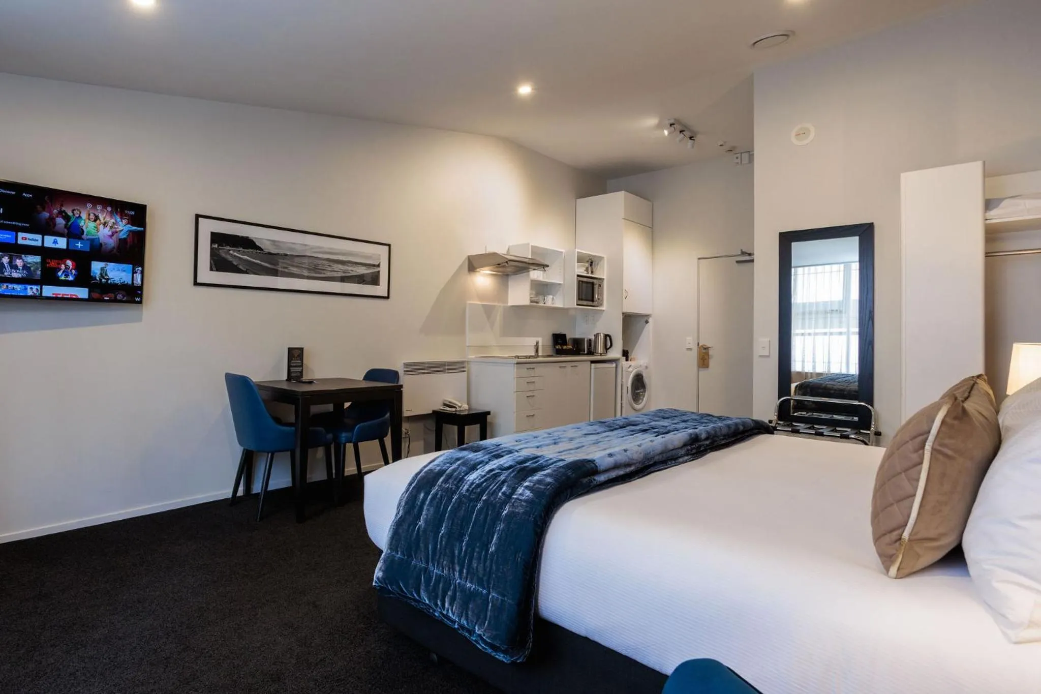 Bed in Gilmer Apartment Hotel