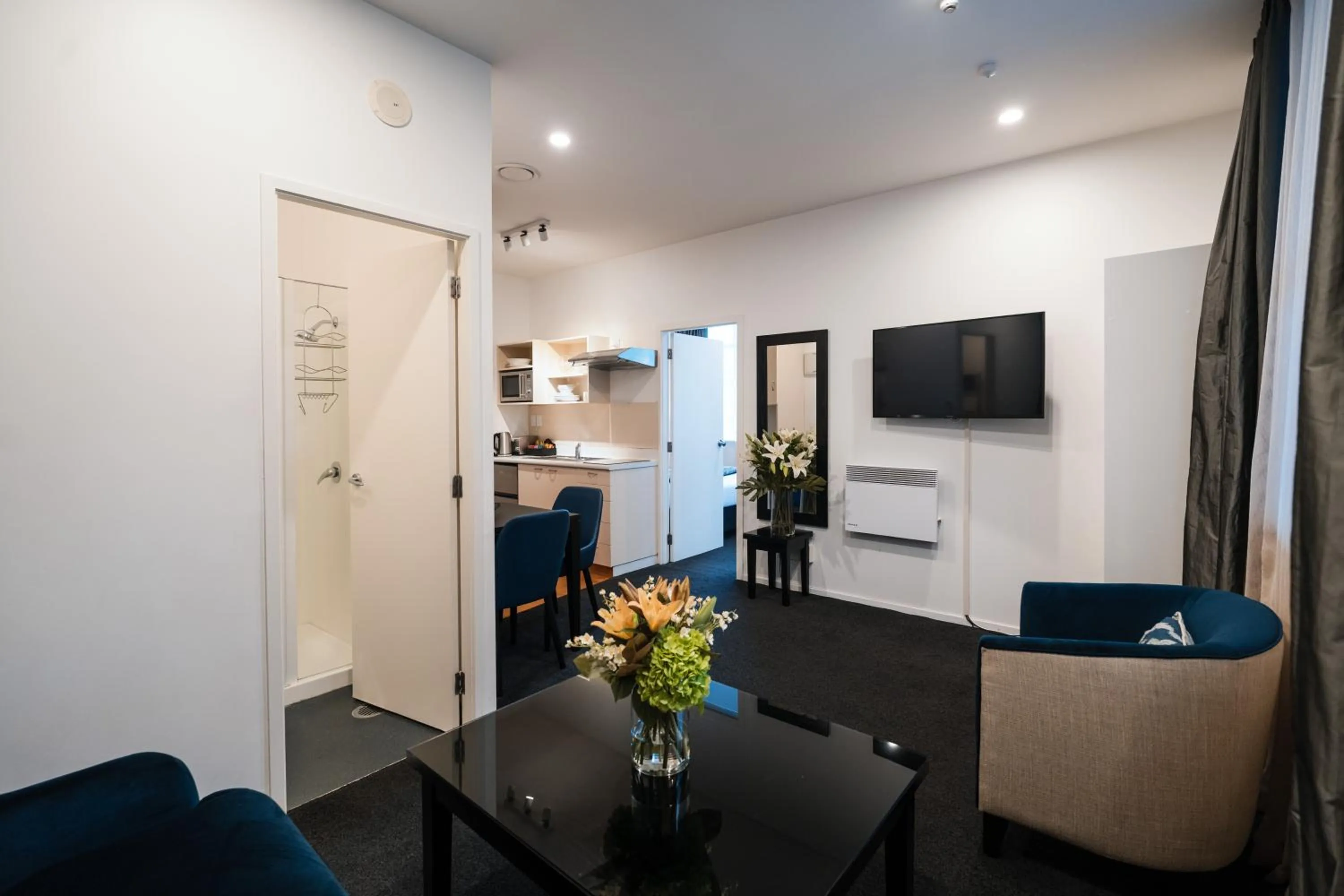 Living room in Gilmer Apartment Hotel