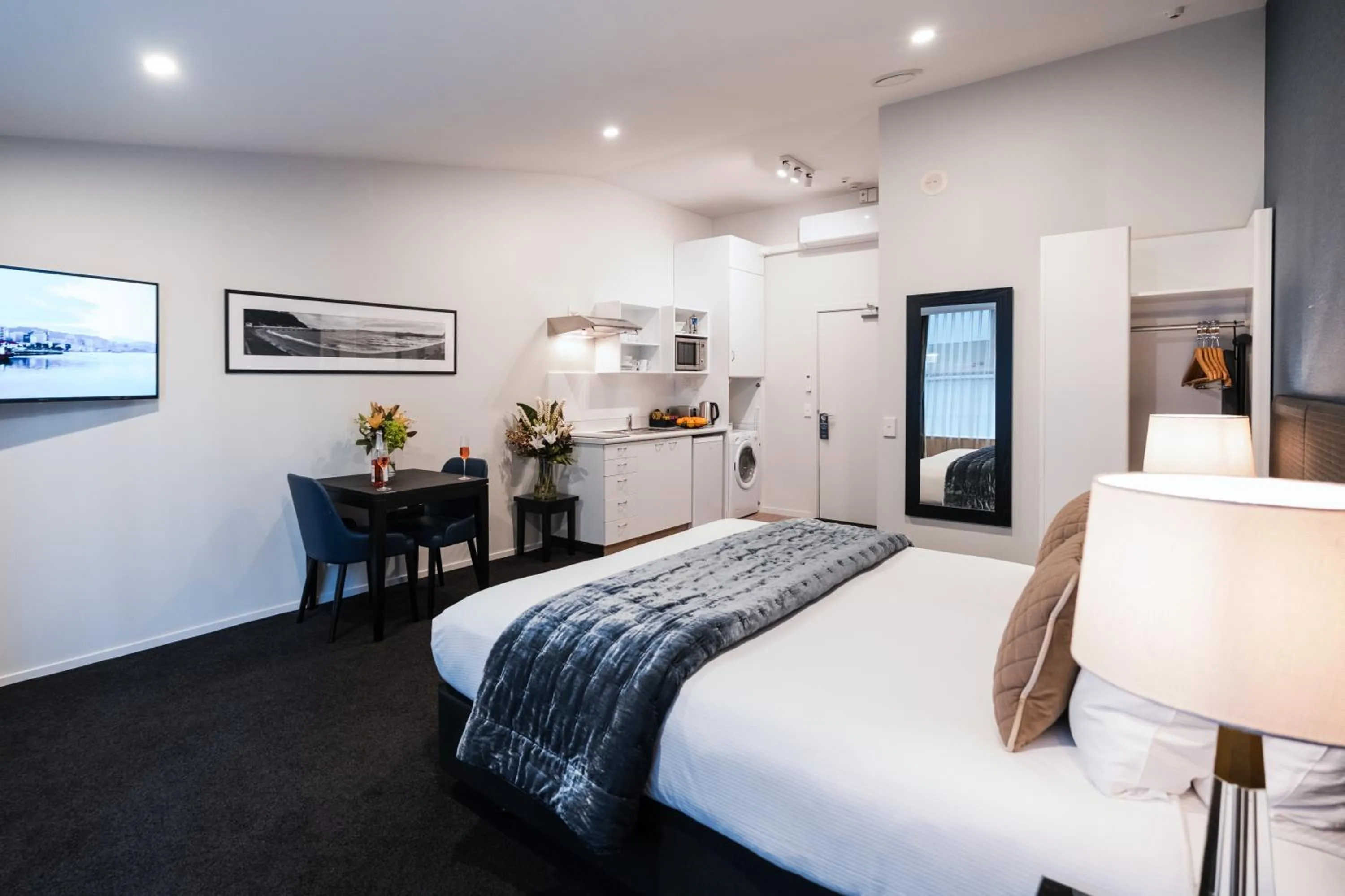 Bed in Gilmer Apartment Hotel