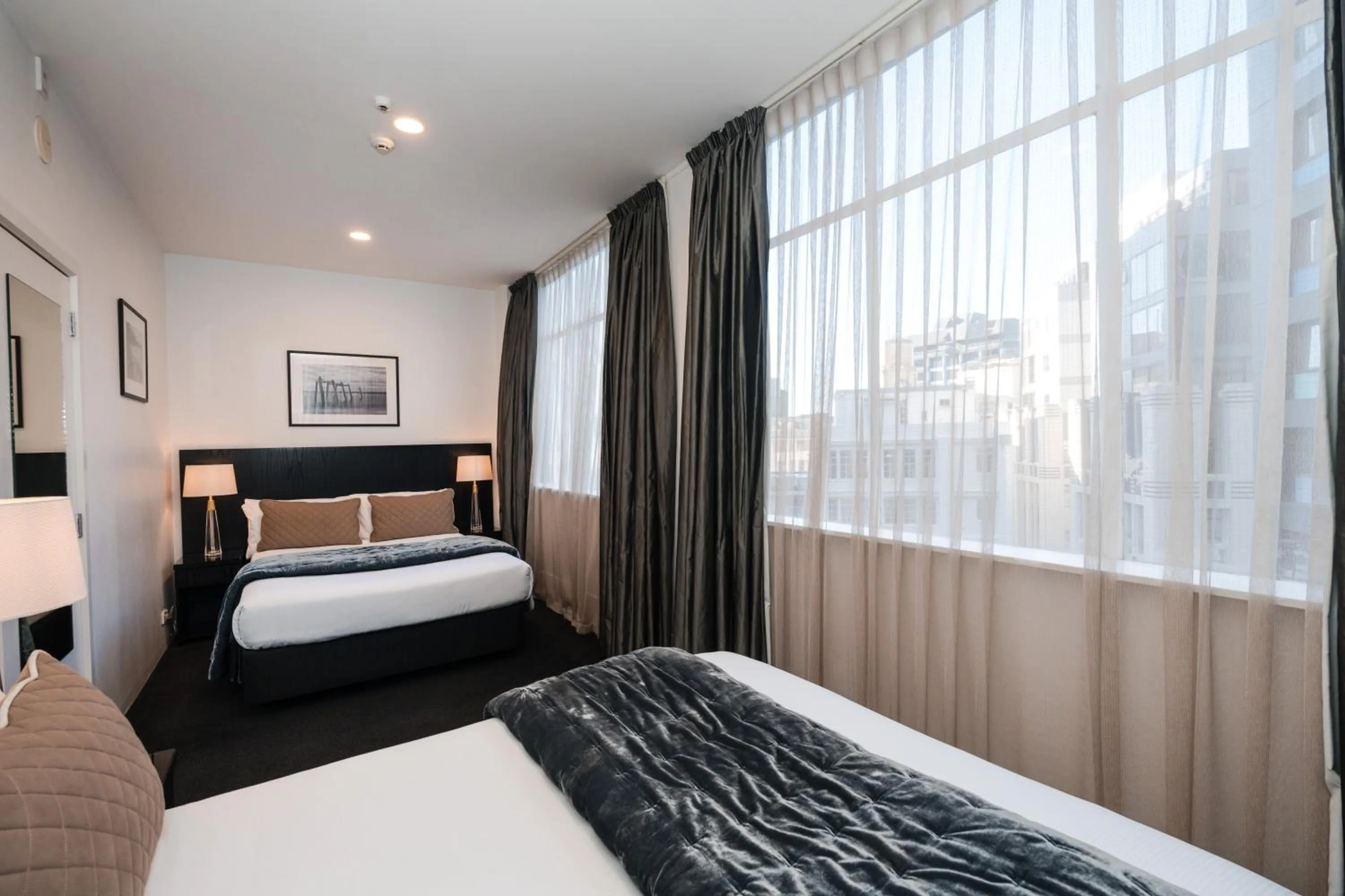 Bedroom, Bed in Gilmer Apartment Hotel