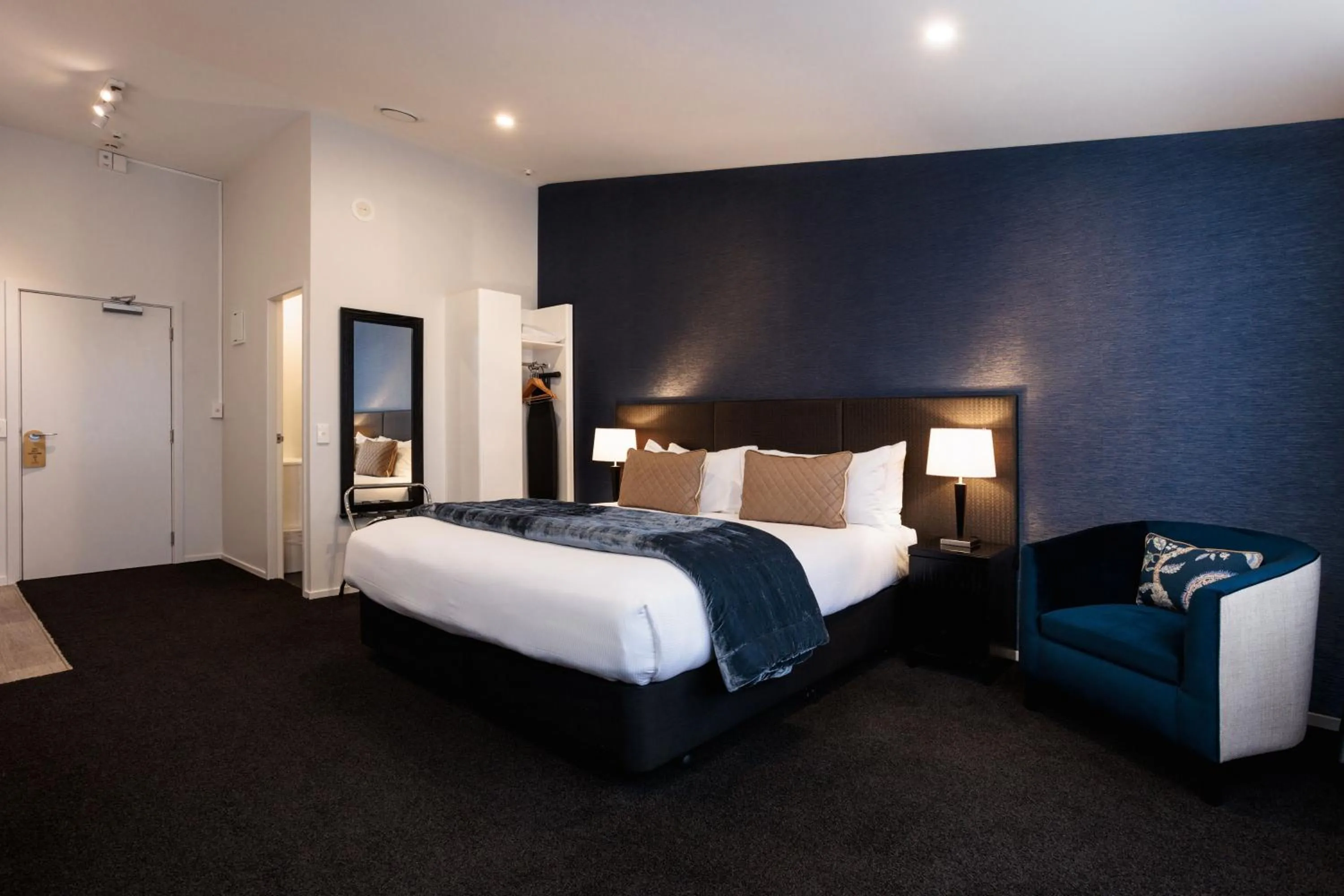 Bed in Gilmer Apartment Hotel