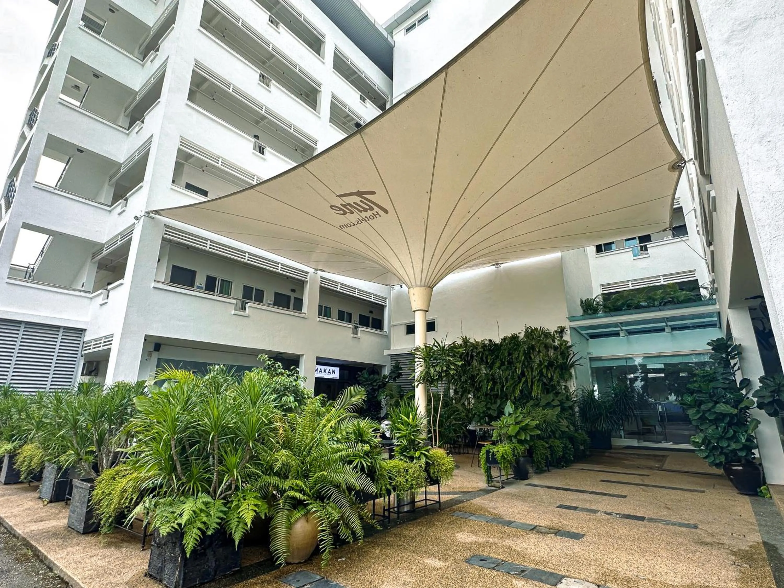 Property building in Tune Hotel KLIA Aeropolis (Airport Hotel)