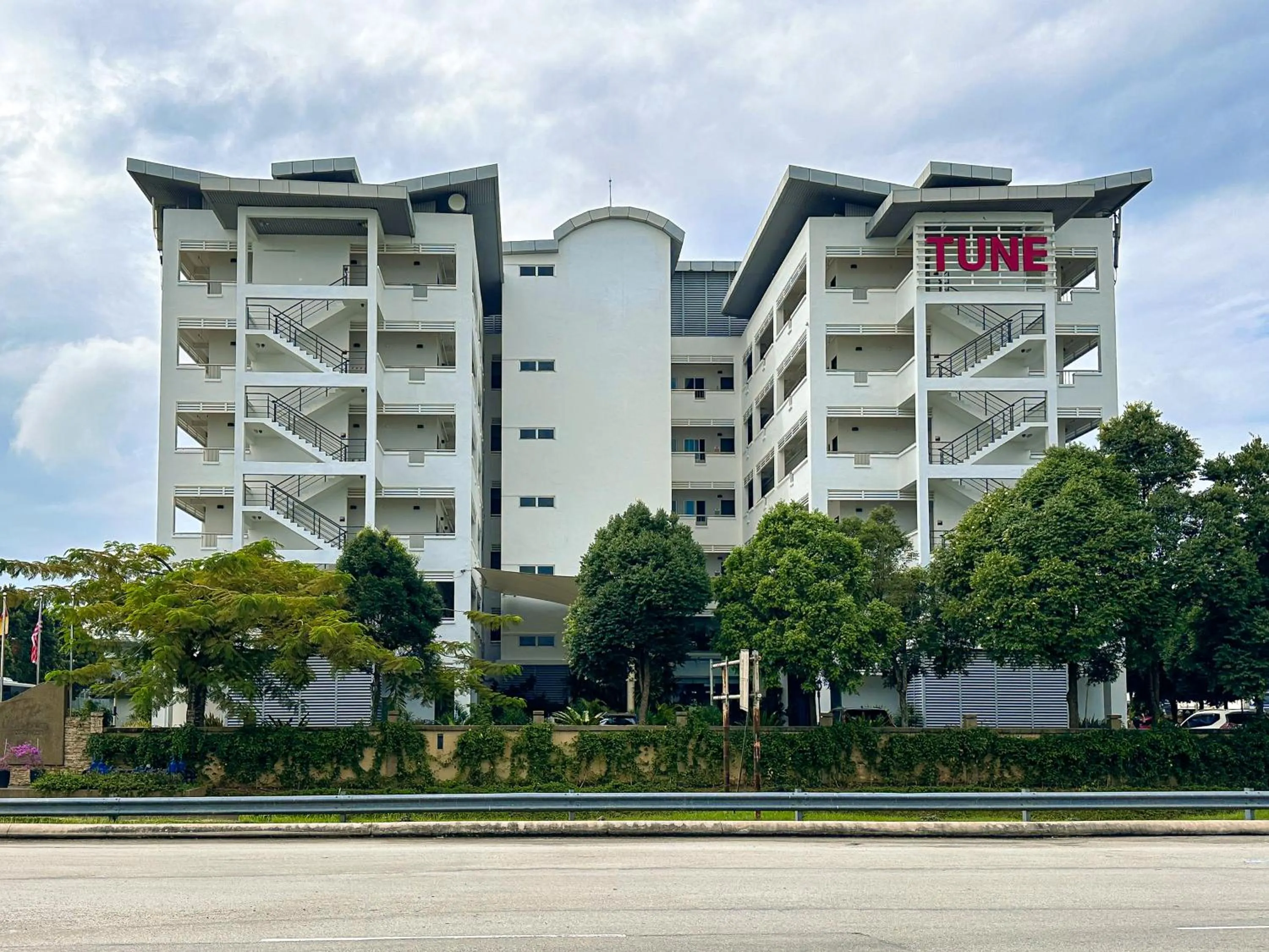 Property building in Tune Hotel KLIA Aeropolis (Airport Hotel)