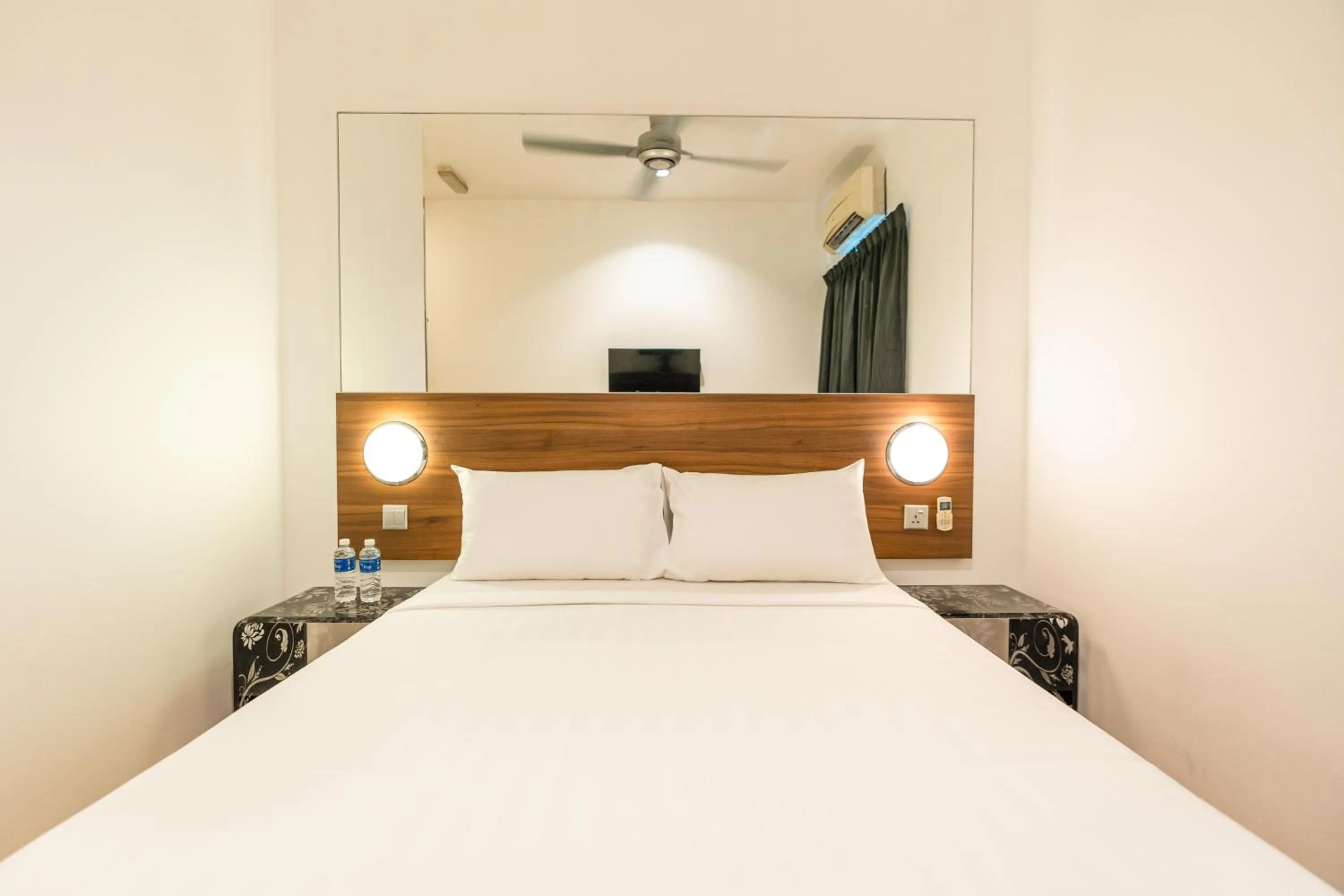 Bed in Tune Hotel - Danga Bay Johor