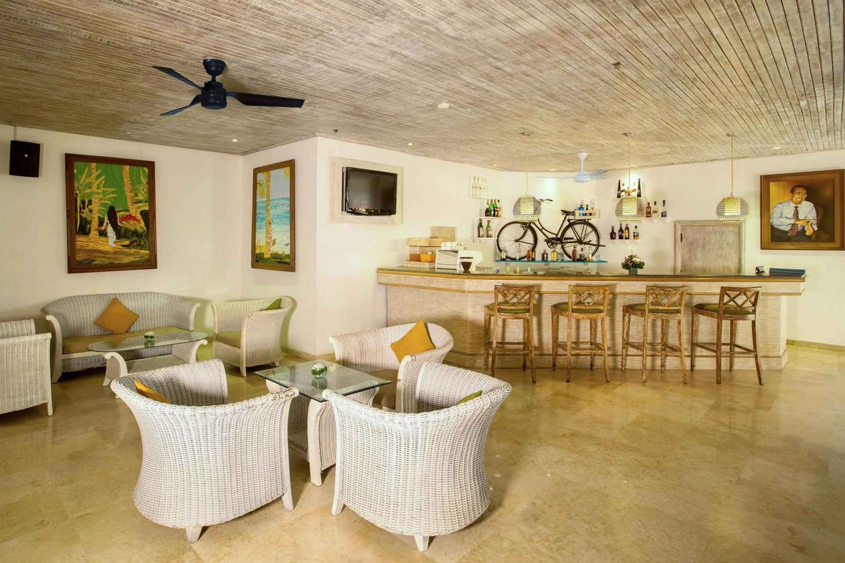 Drinks in SOL by Meliá Benoa Bali All inclusive