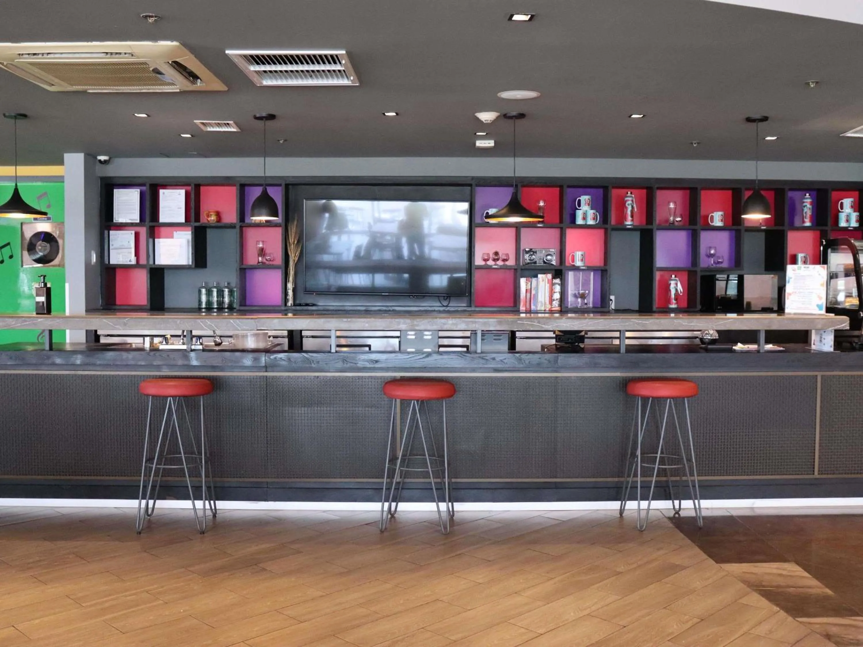 Lounge or bar in Ibis Styles Merida Galerias