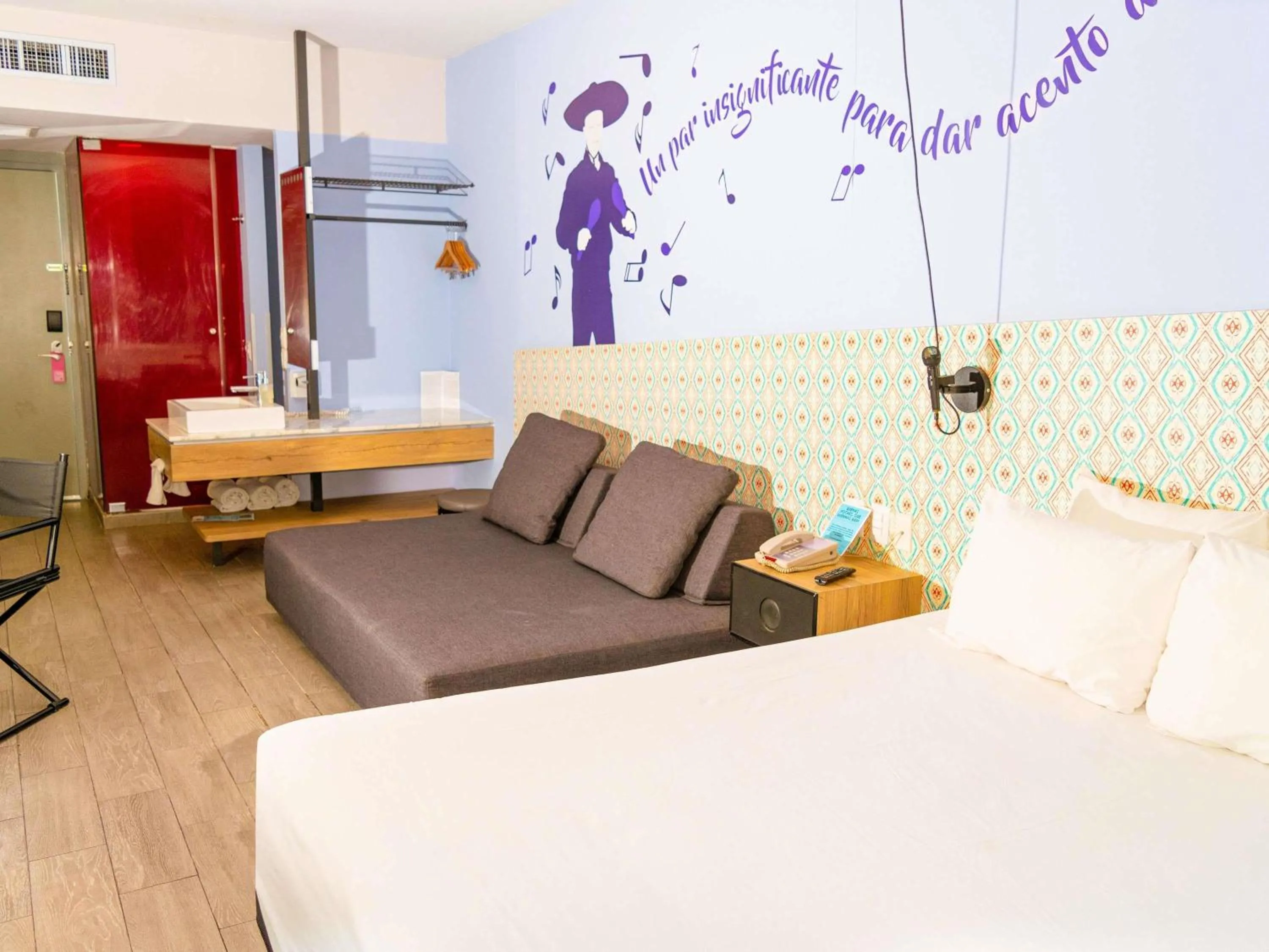 Photo of the whole room, Bed in Ibis Styles Merida Galerias