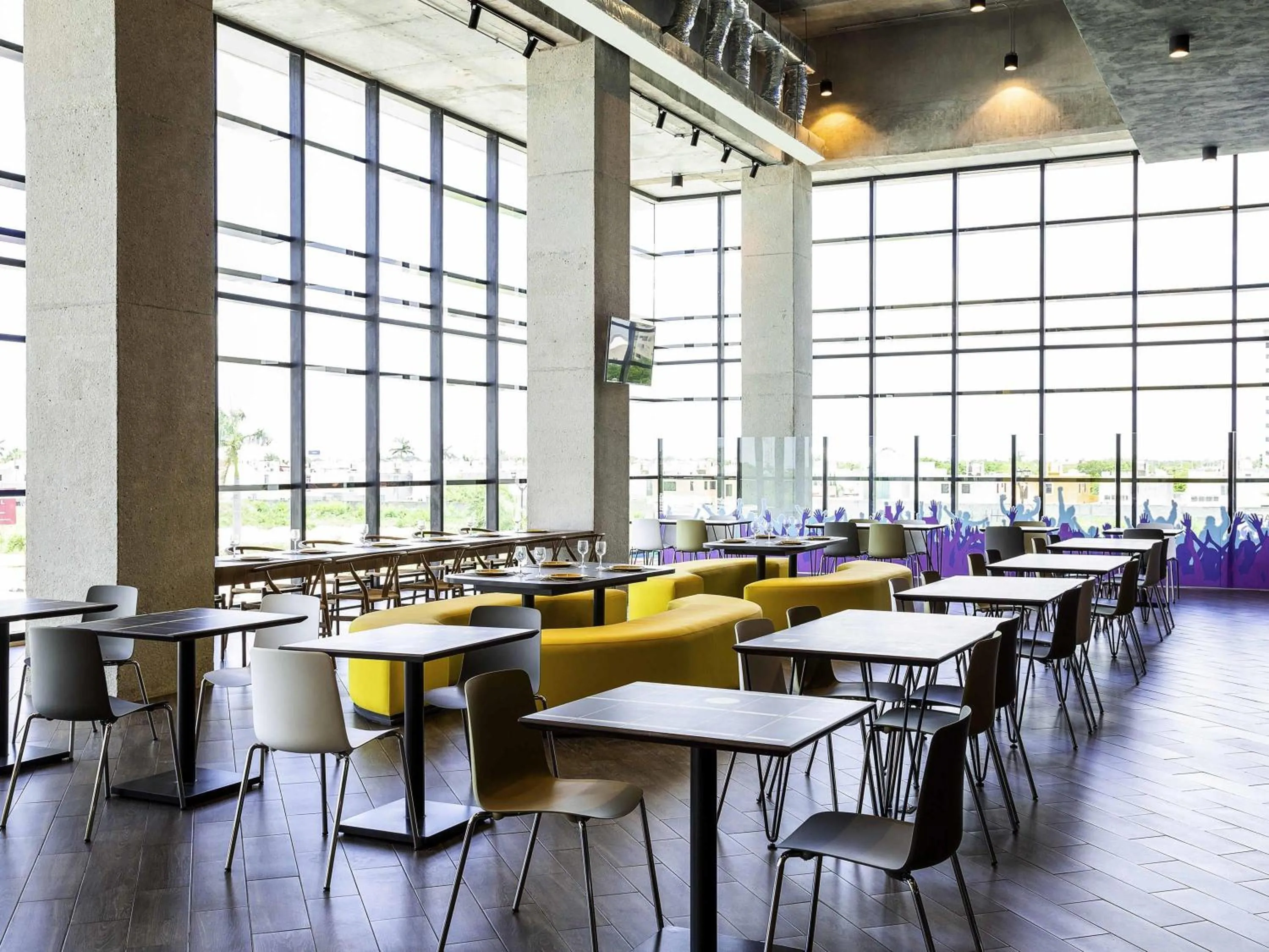 Lounge or bar in Ibis Styles Merida Galerias