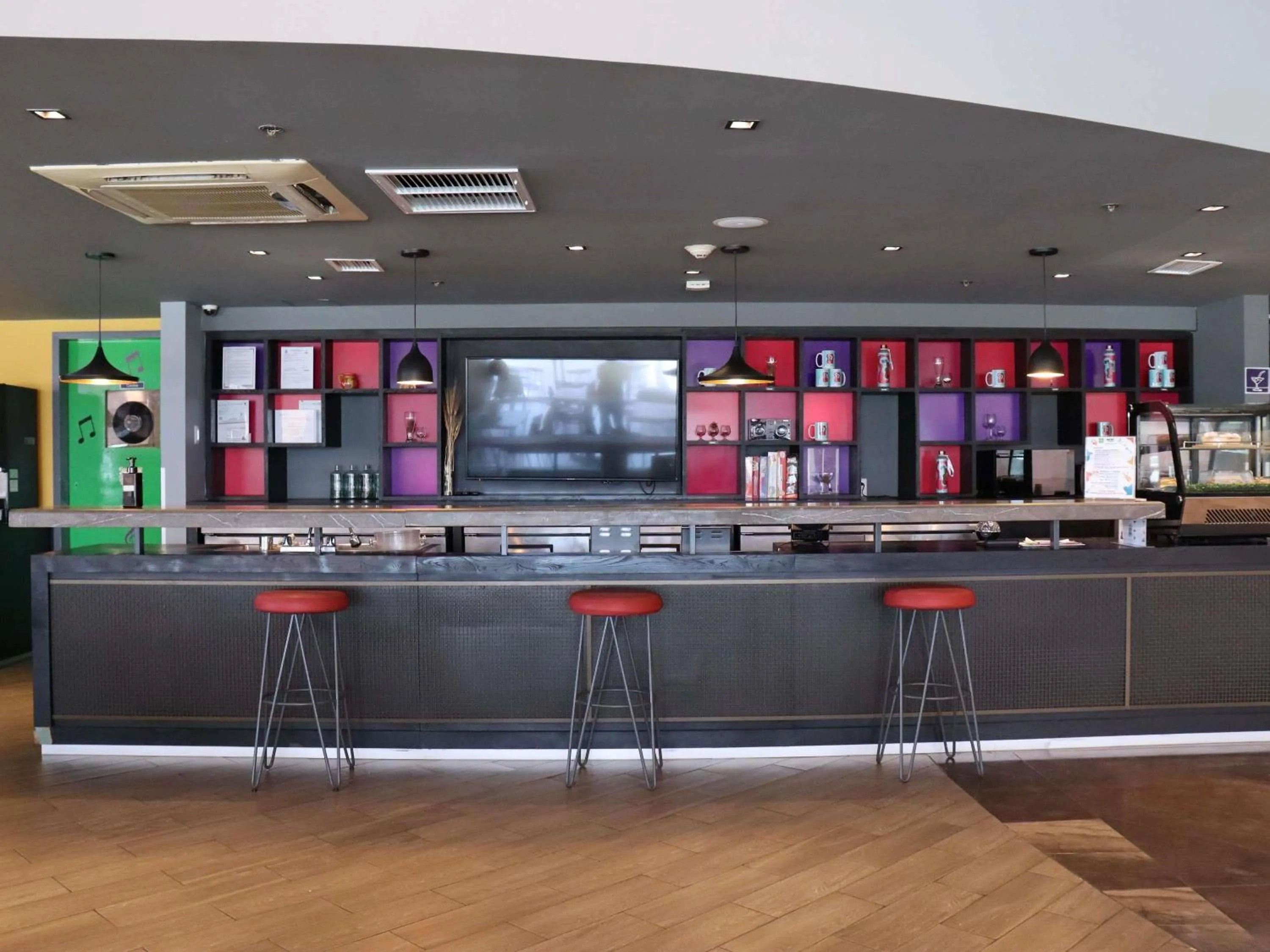 Lounge or bar in Ibis Styles Merida Galerias