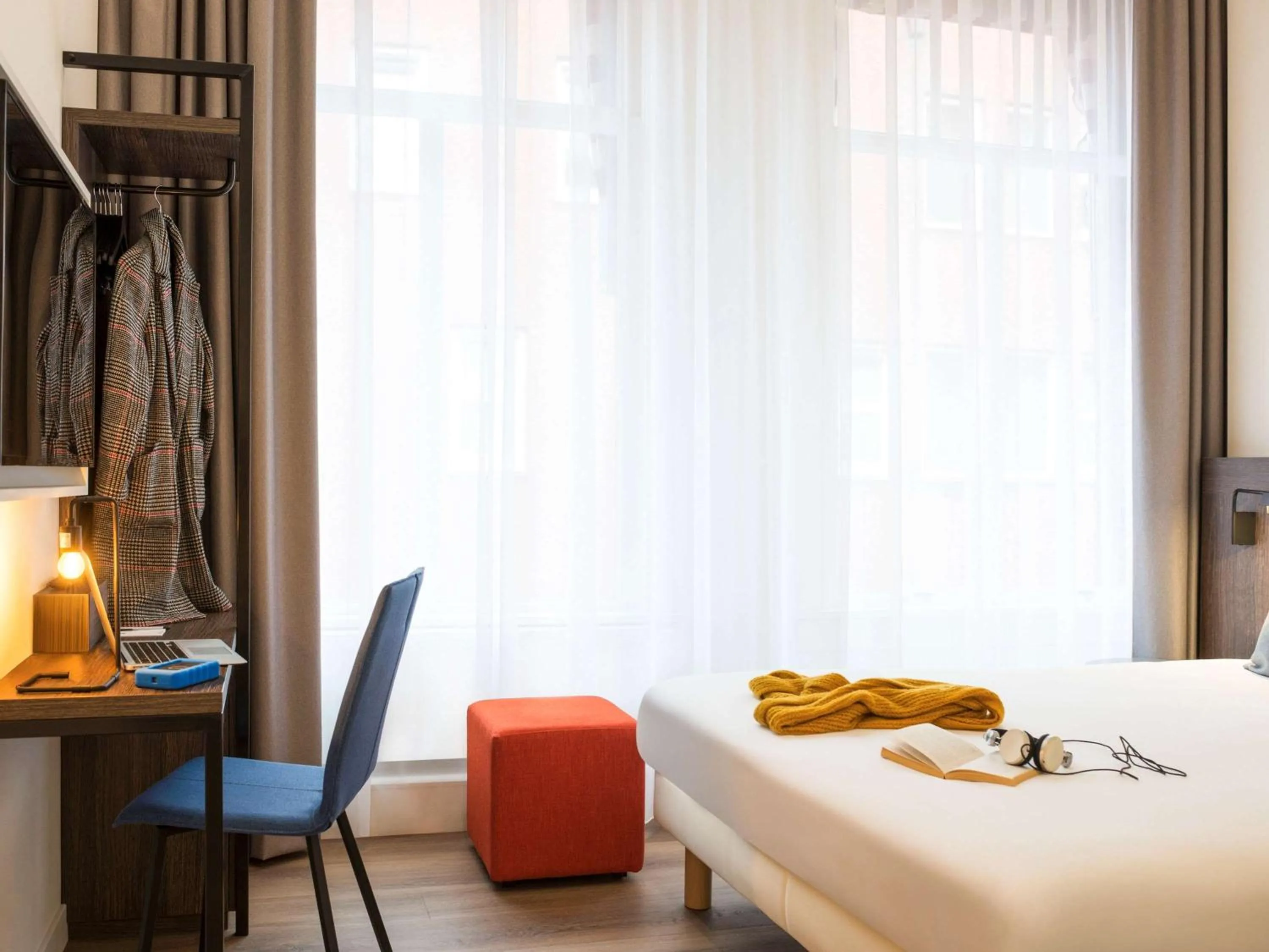 Superior Double Room with Extra Services in ibis Styles Den Haag City Centre