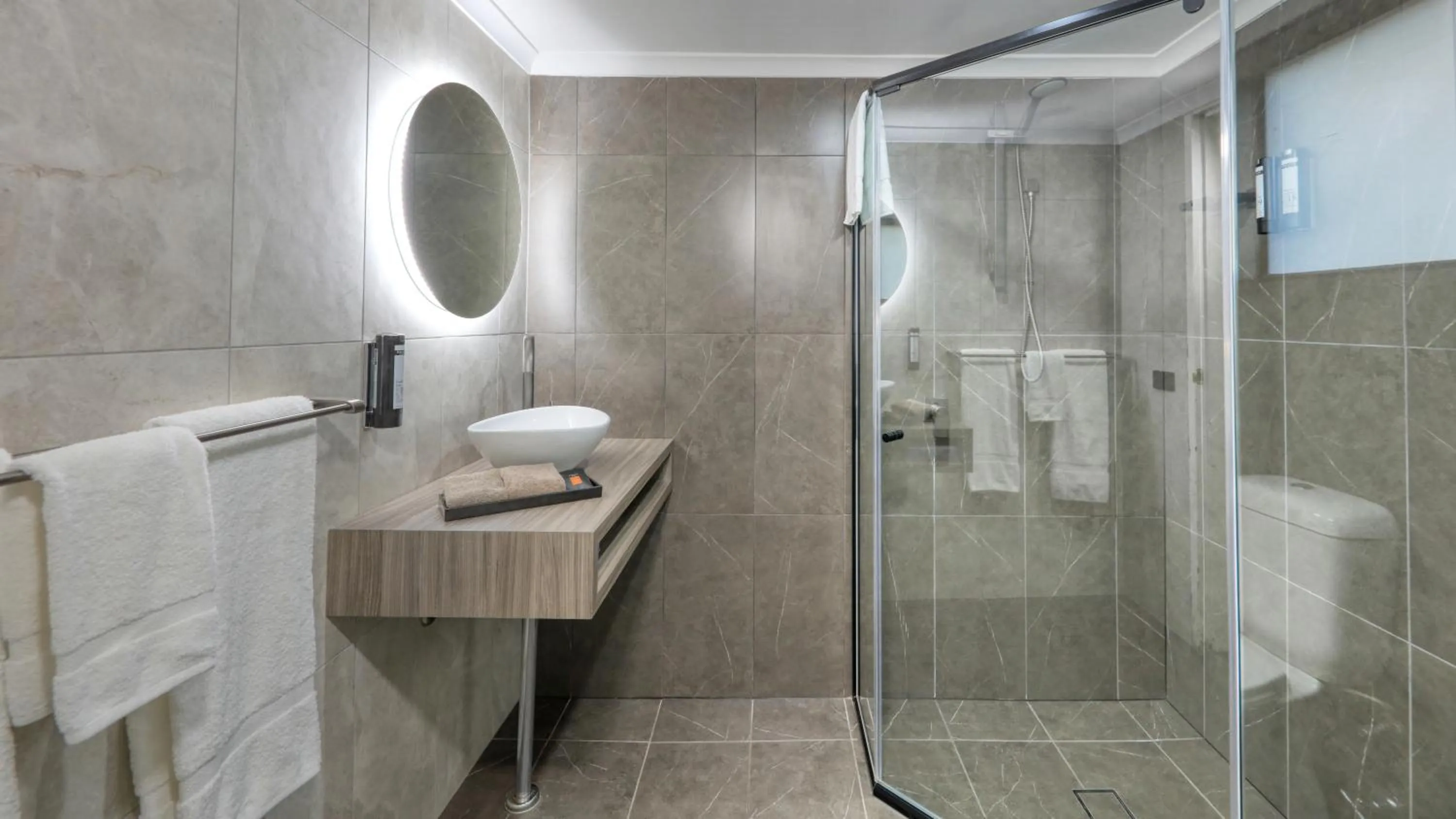 Shower in The Palms Dubbo