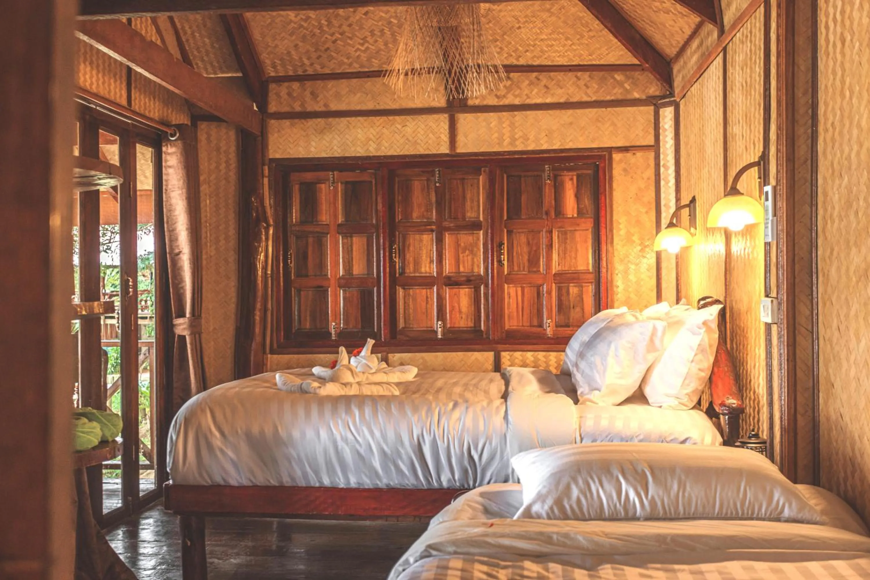 Bedroom, Bed in Banyan Bay Villas