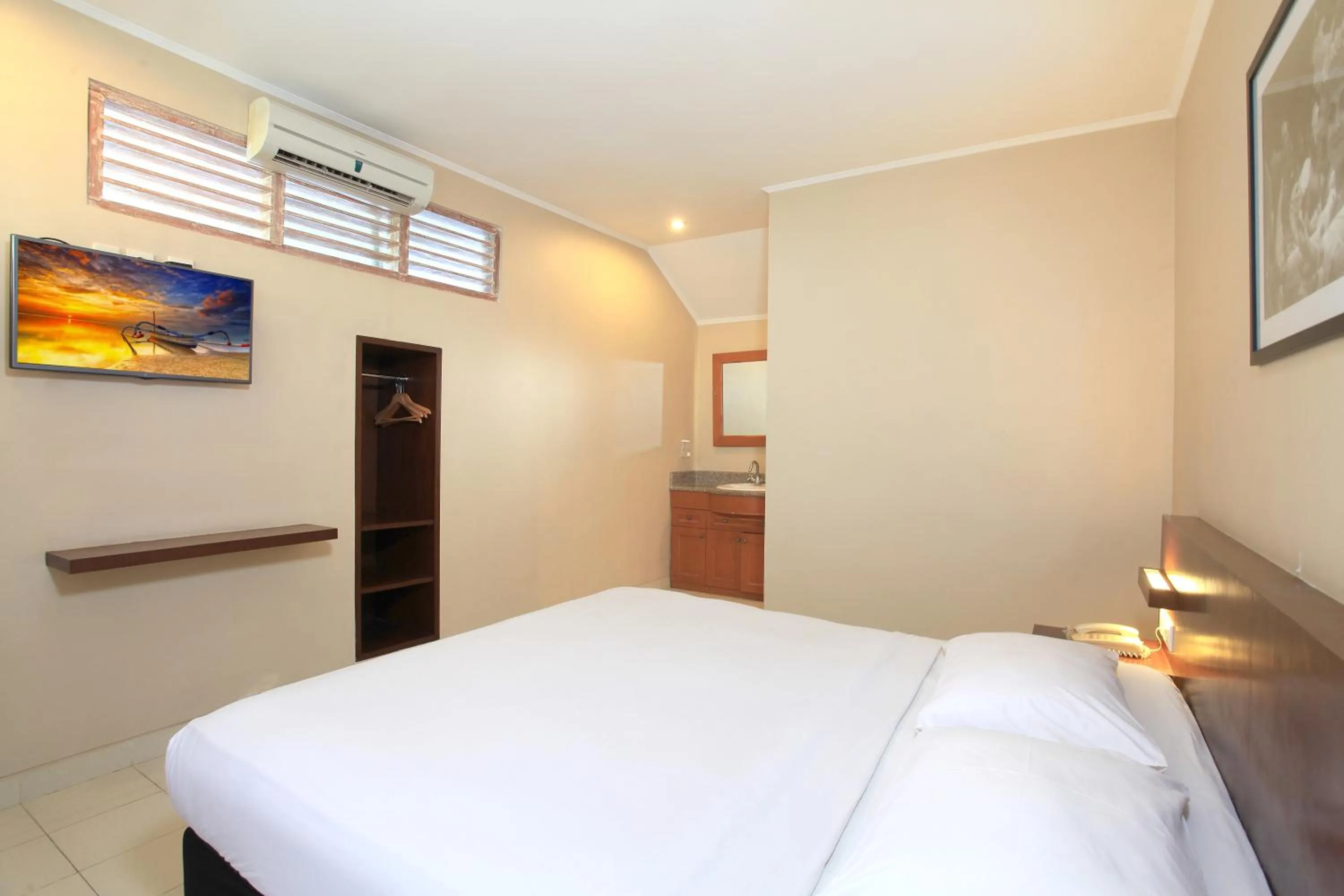 Bedroom, Bed in Matahari Bungalow