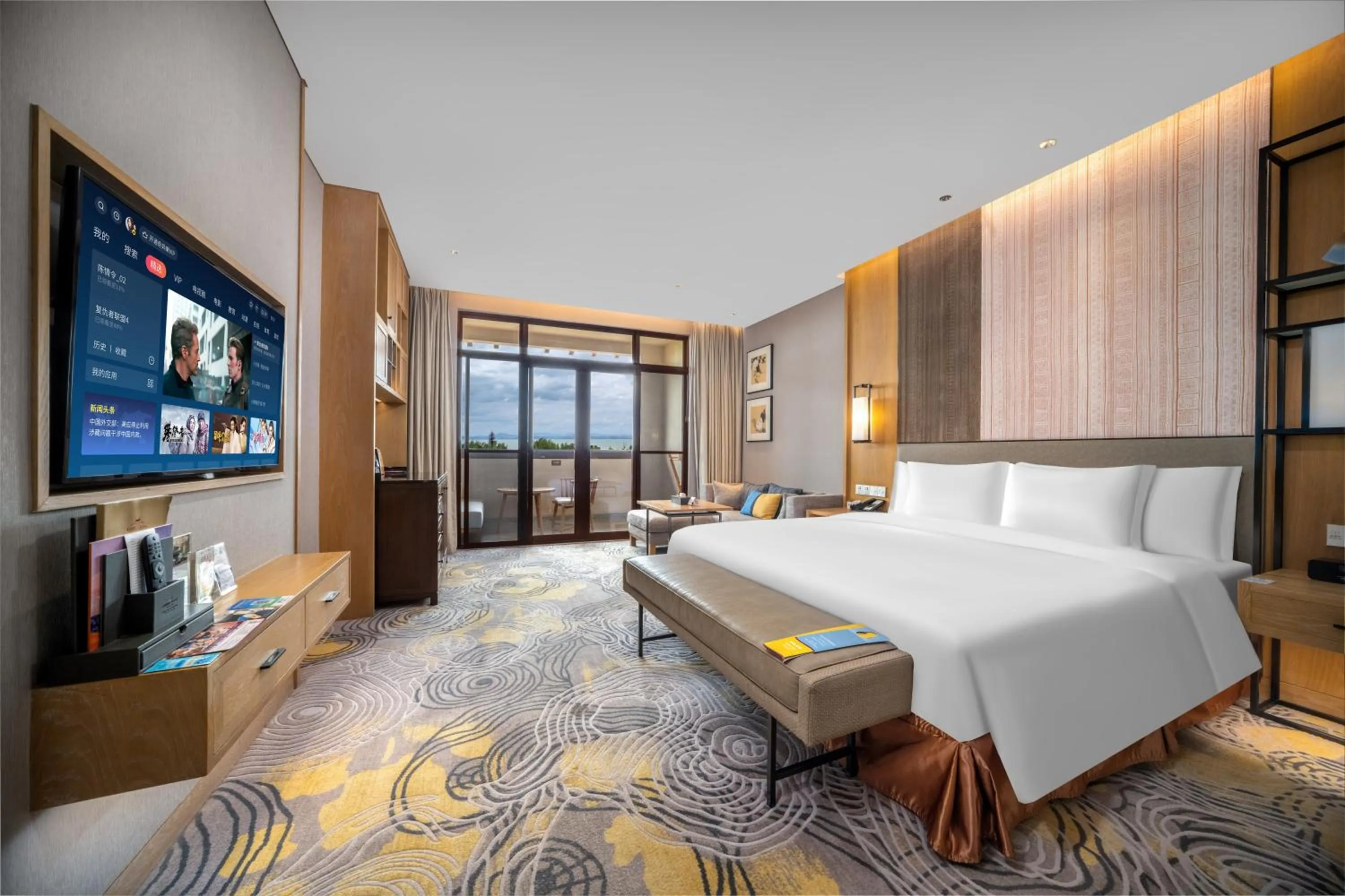 Bedroom, Bed in Crowne Plaza - Kunming Ancient Dian Town by IHG